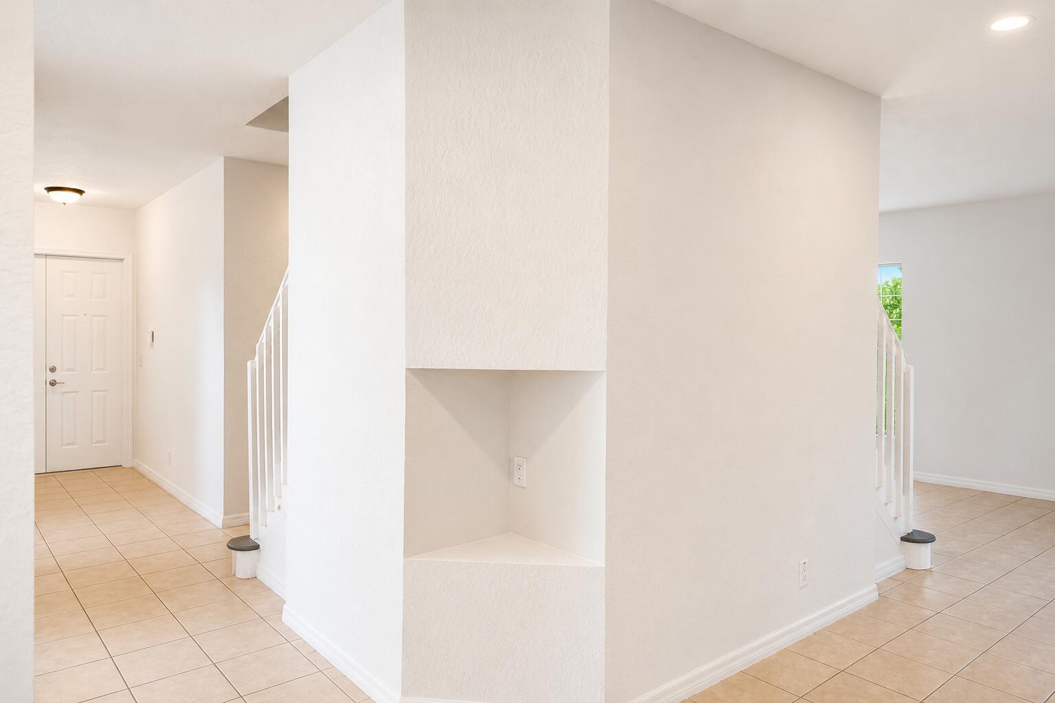 PEMBROKE SHORES - Residential