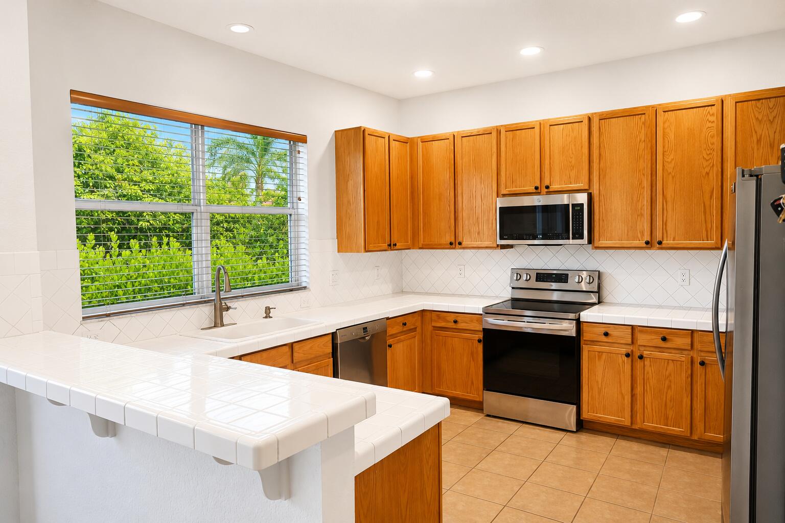 PEMBROKE SHORES - Residential