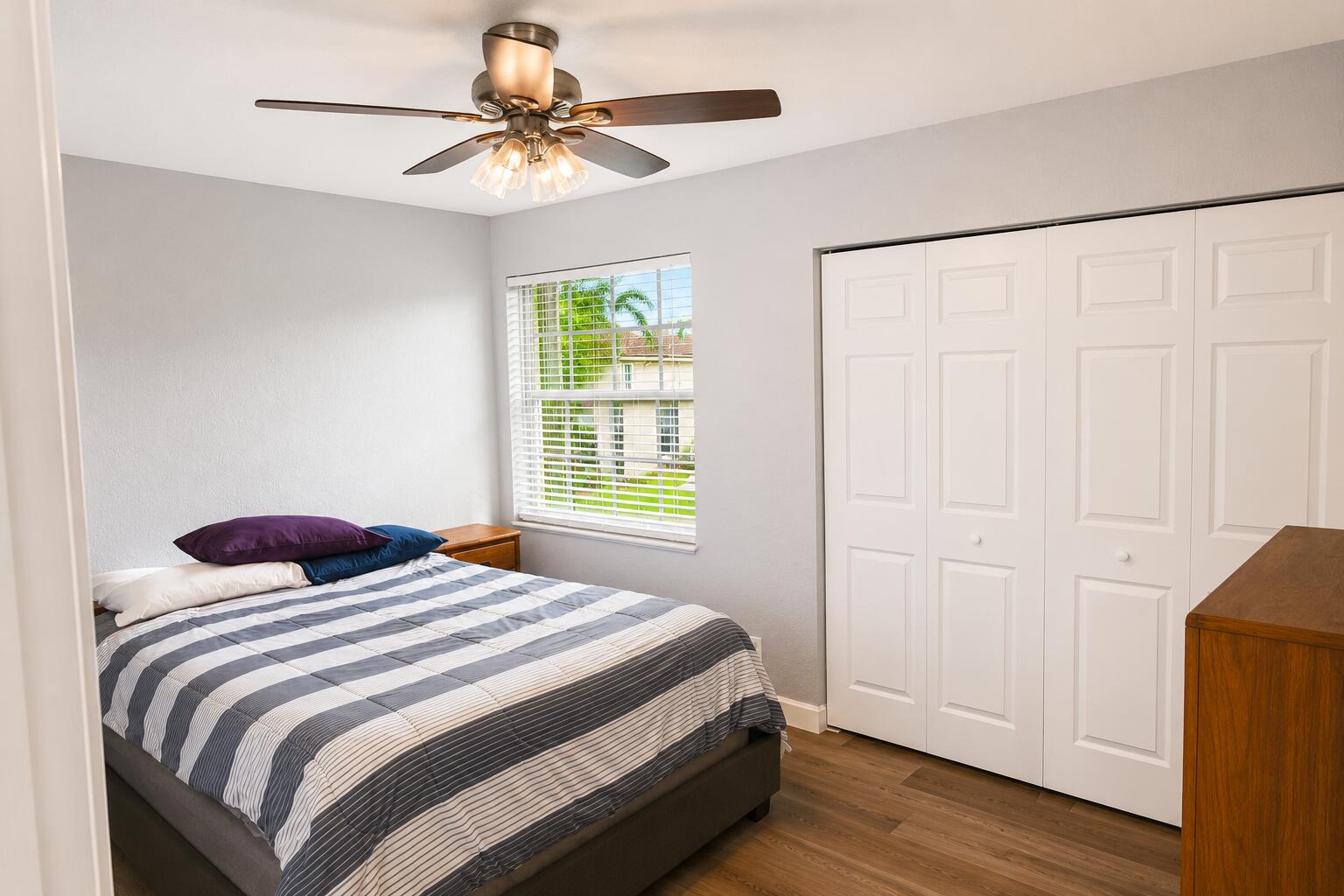 PEMBROKE SHORES - Residential