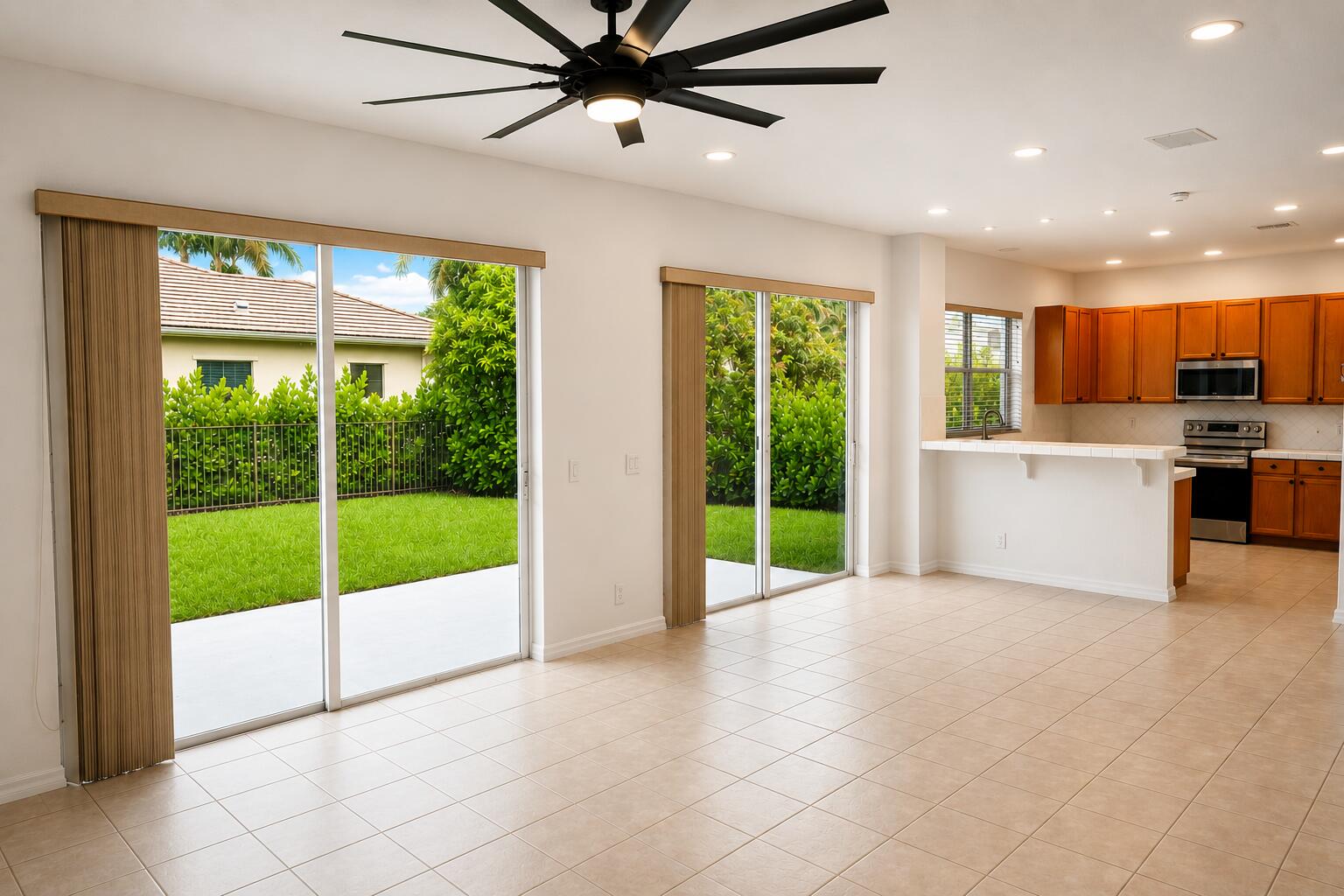 PEMBROKE SHORES - Residential