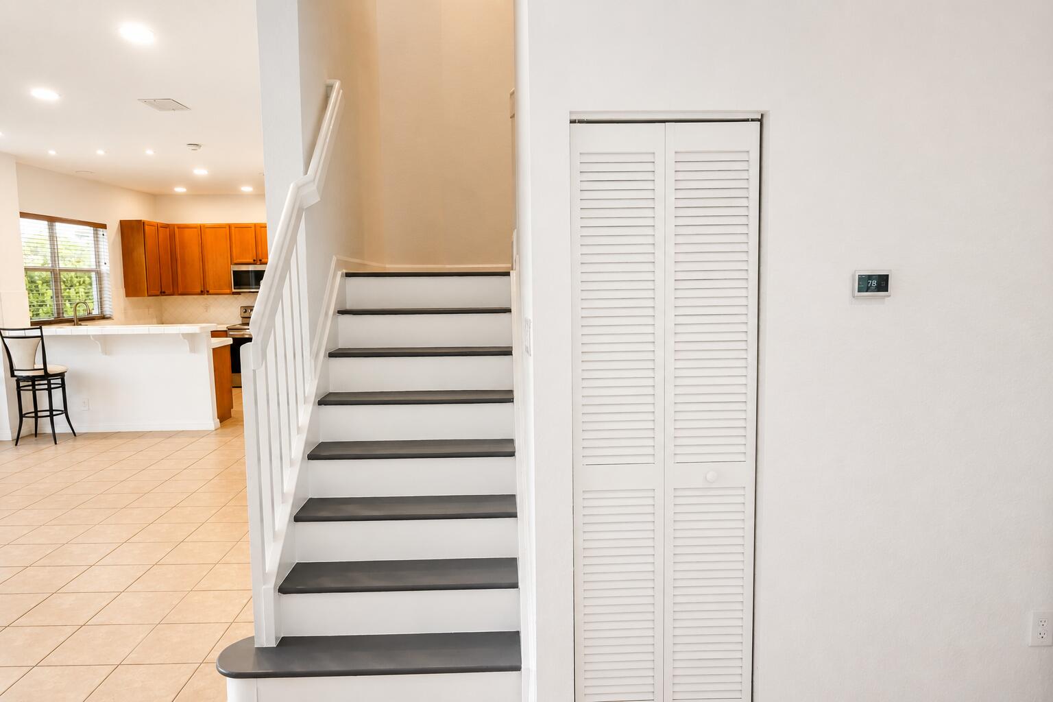 PEMBROKE SHORES - Residential