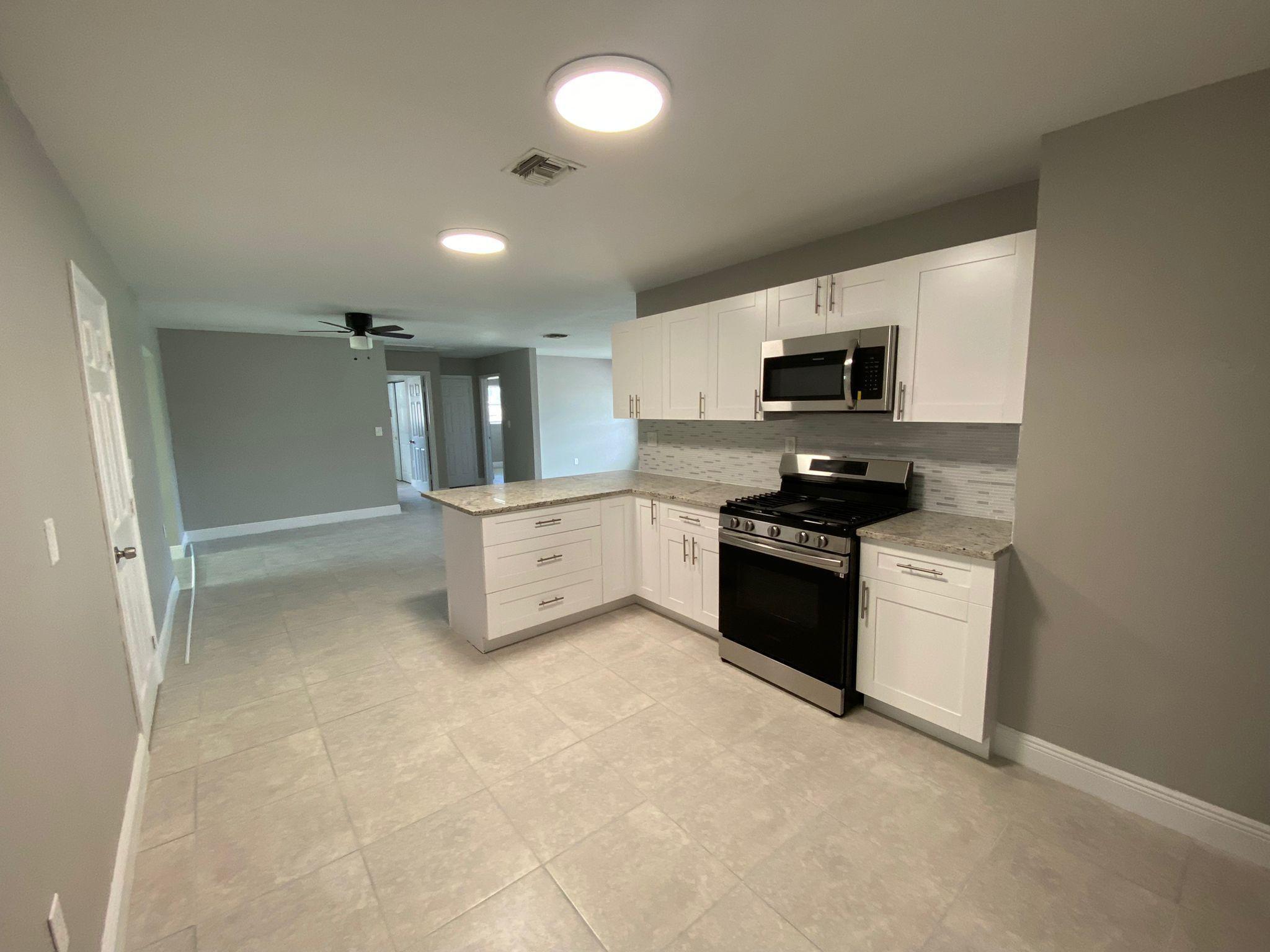 PALM BEACH SQUARE UNIT 4 - Residential Lease