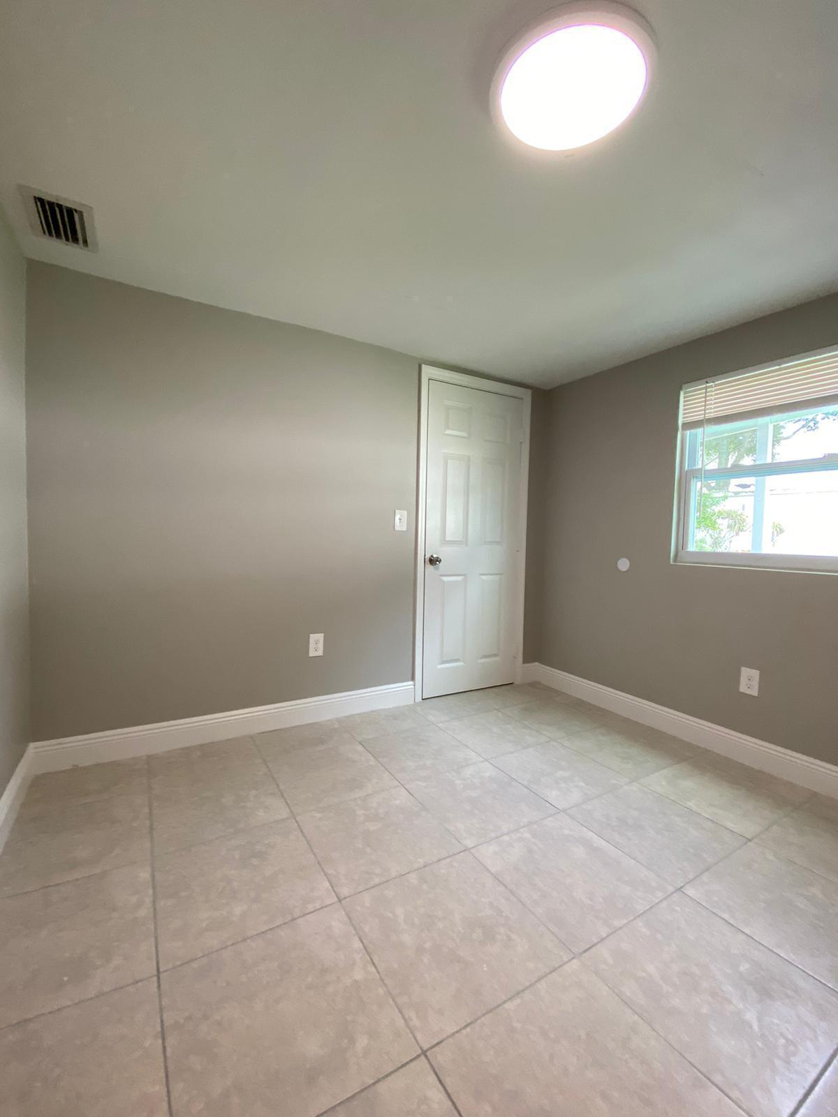 PALM BEACH SQUARE UNIT 4 - Residential Lease