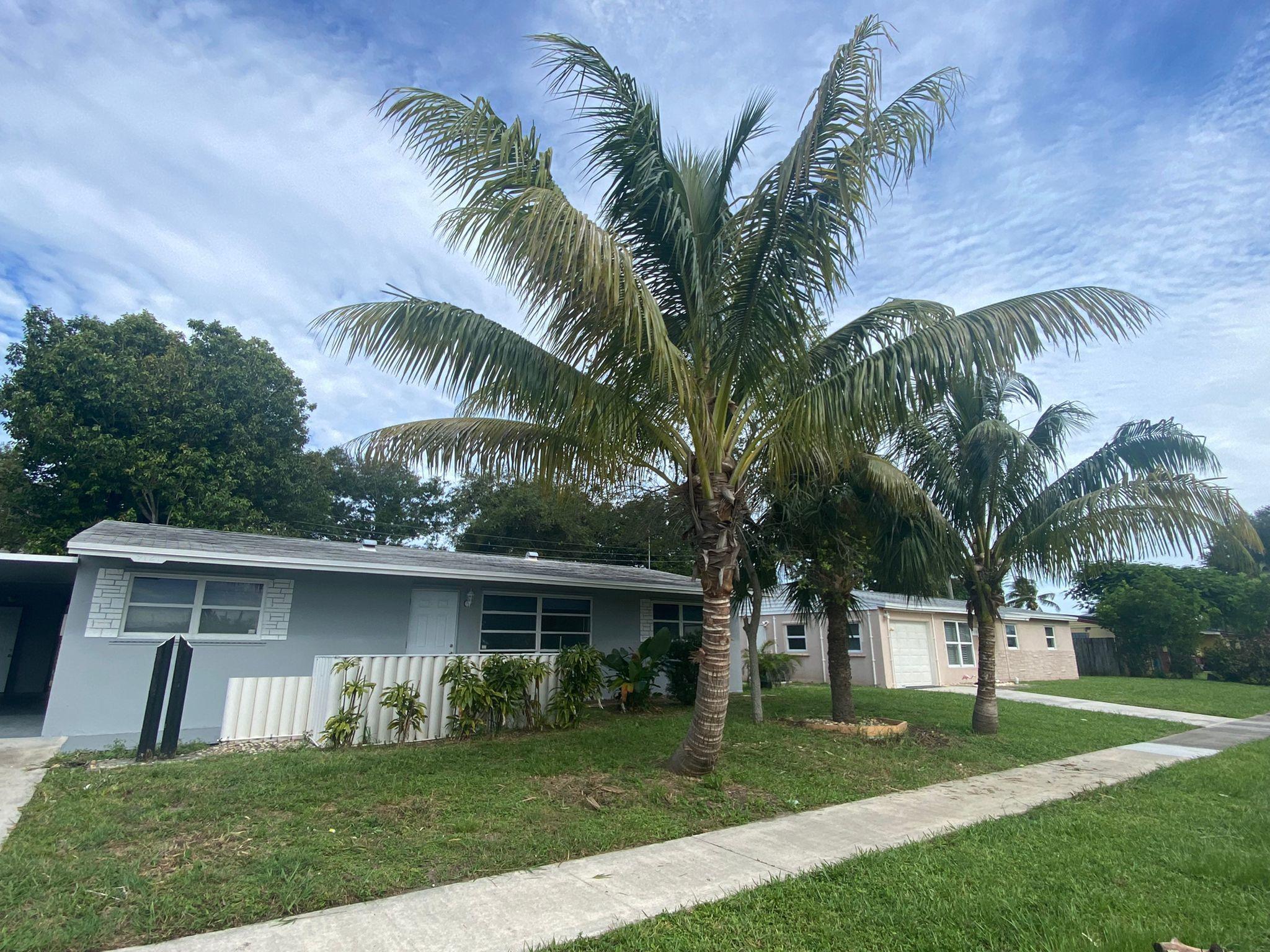 PALM BEACH SQUARE UNIT 4 - Residential Lease