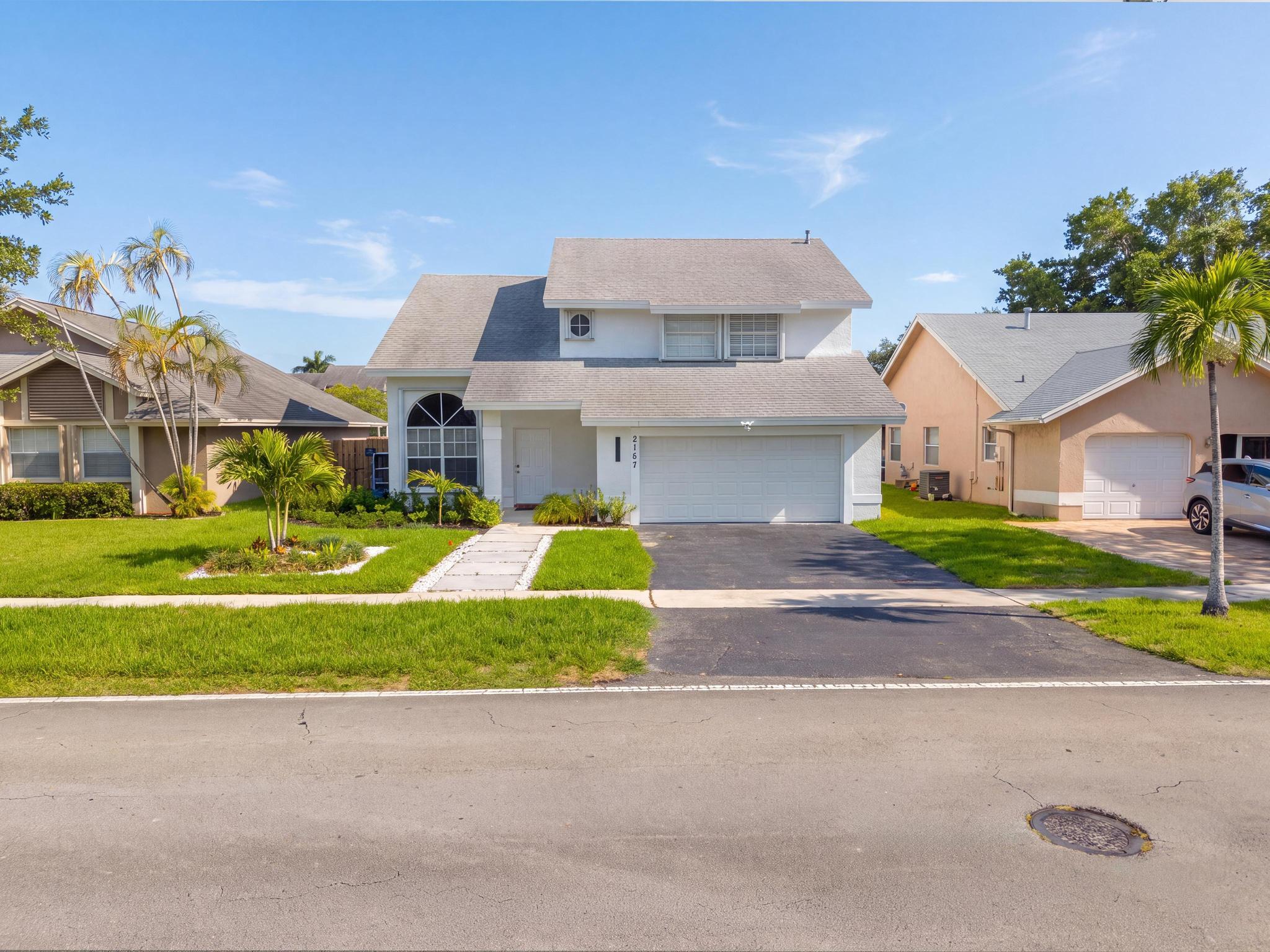 SAWGRASS ESTATES - Residential