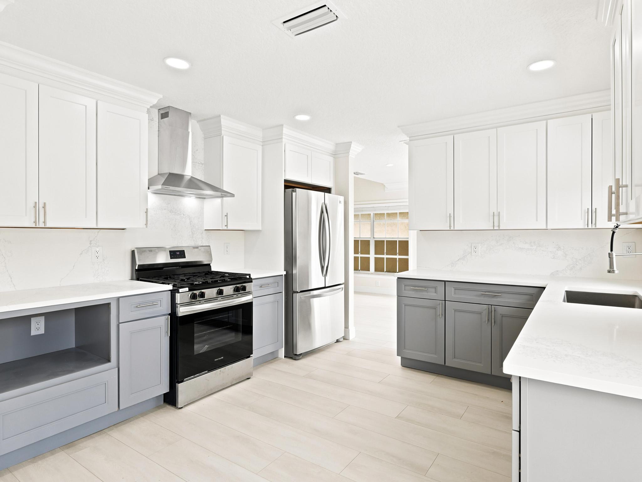 SAWGRASS ESTATES - Residential