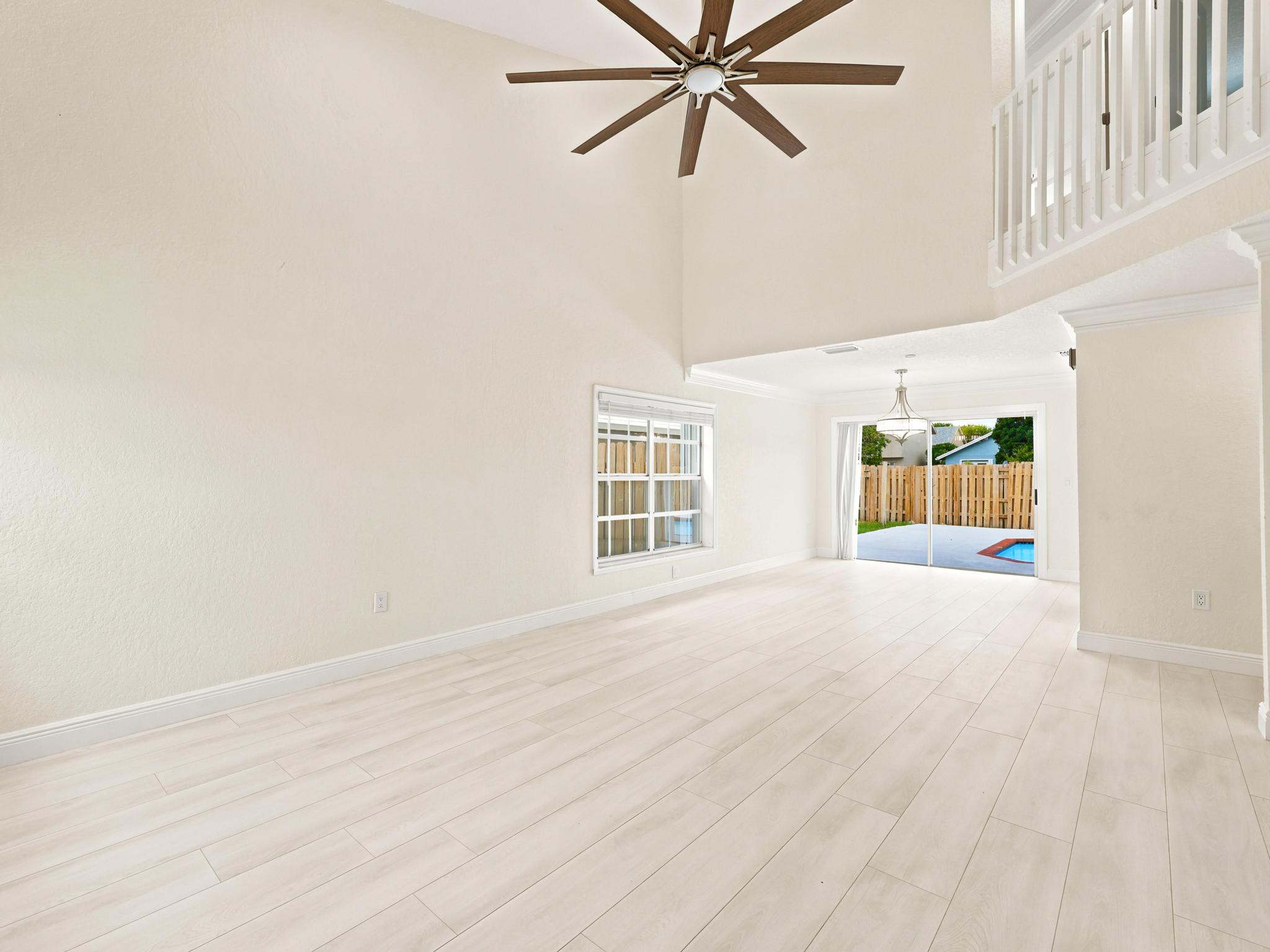 SAWGRASS ESTATES - Residential