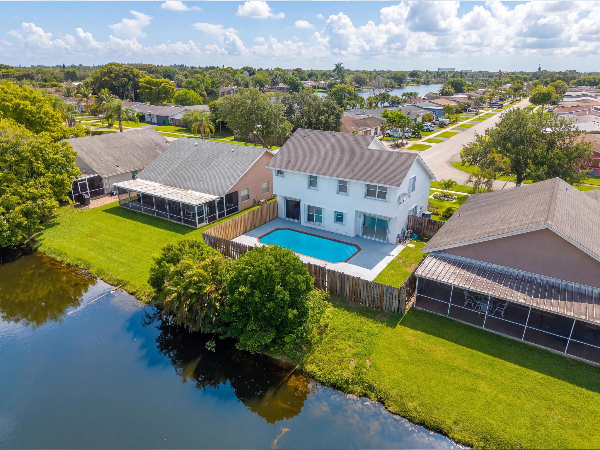 SAWGRASS ESTATES - Residential
