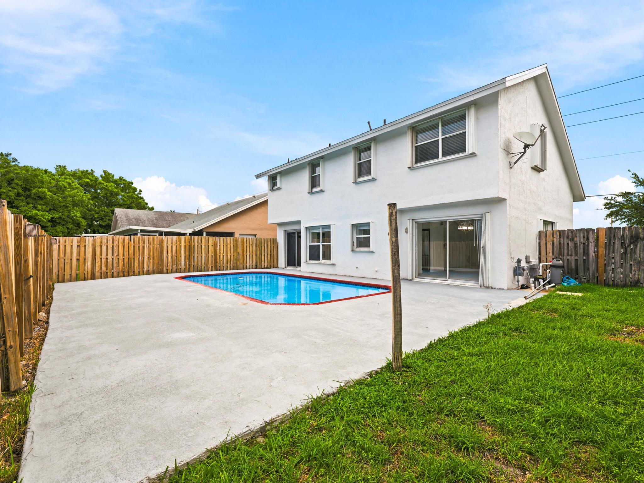 SAWGRASS ESTATES - Residential