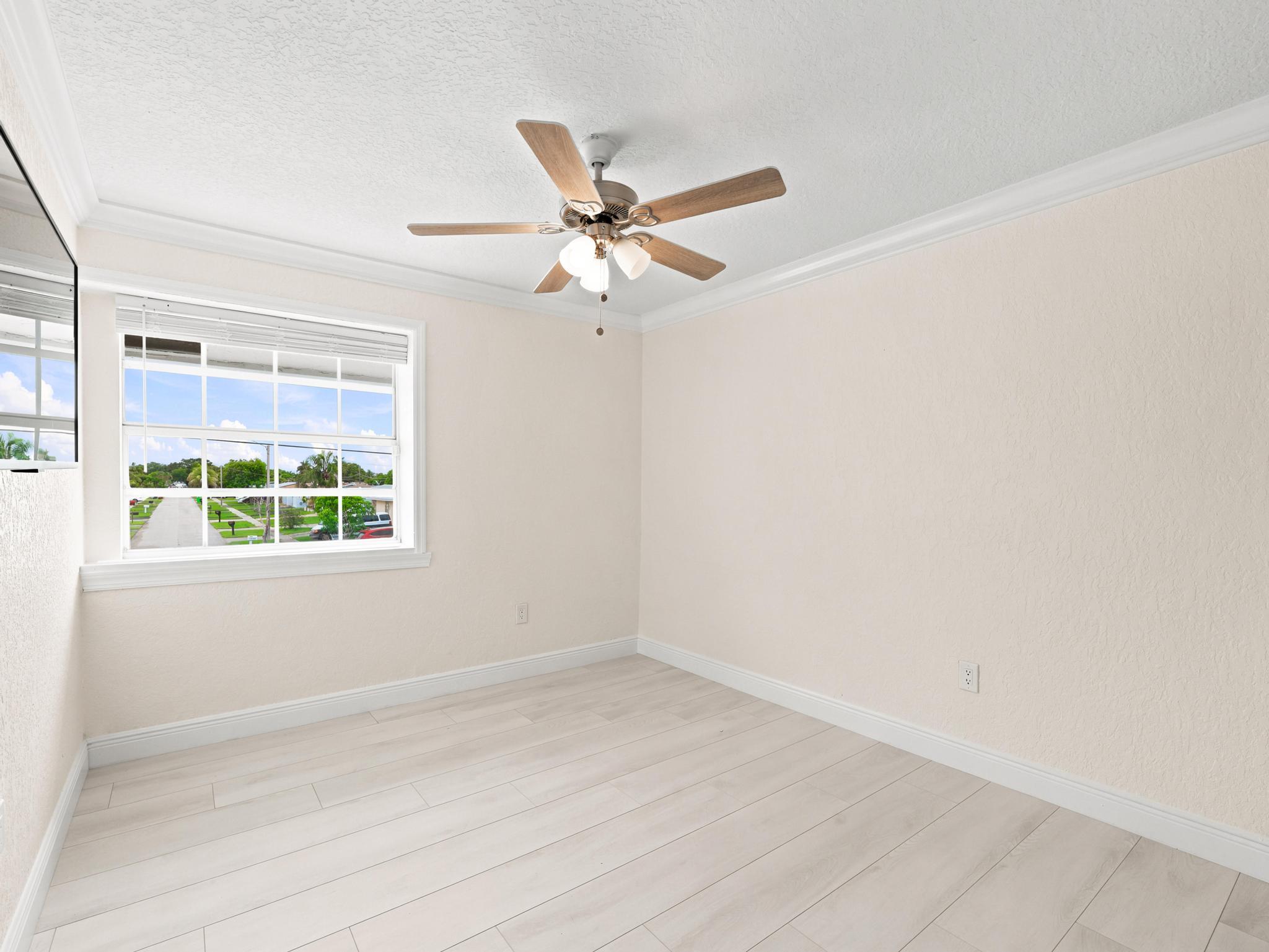 SAWGRASS ESTATES - Residential