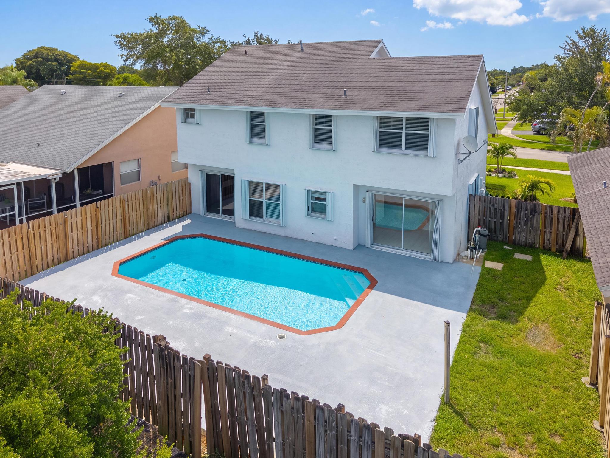 SAWGRASS ESTATES - Residential