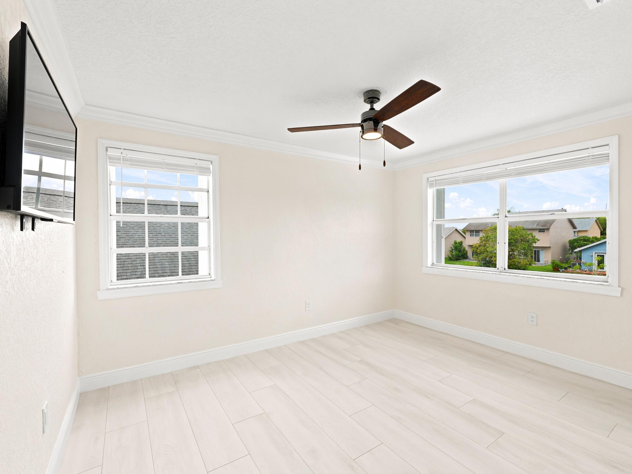 SAWGRASS ESTATES - Residential