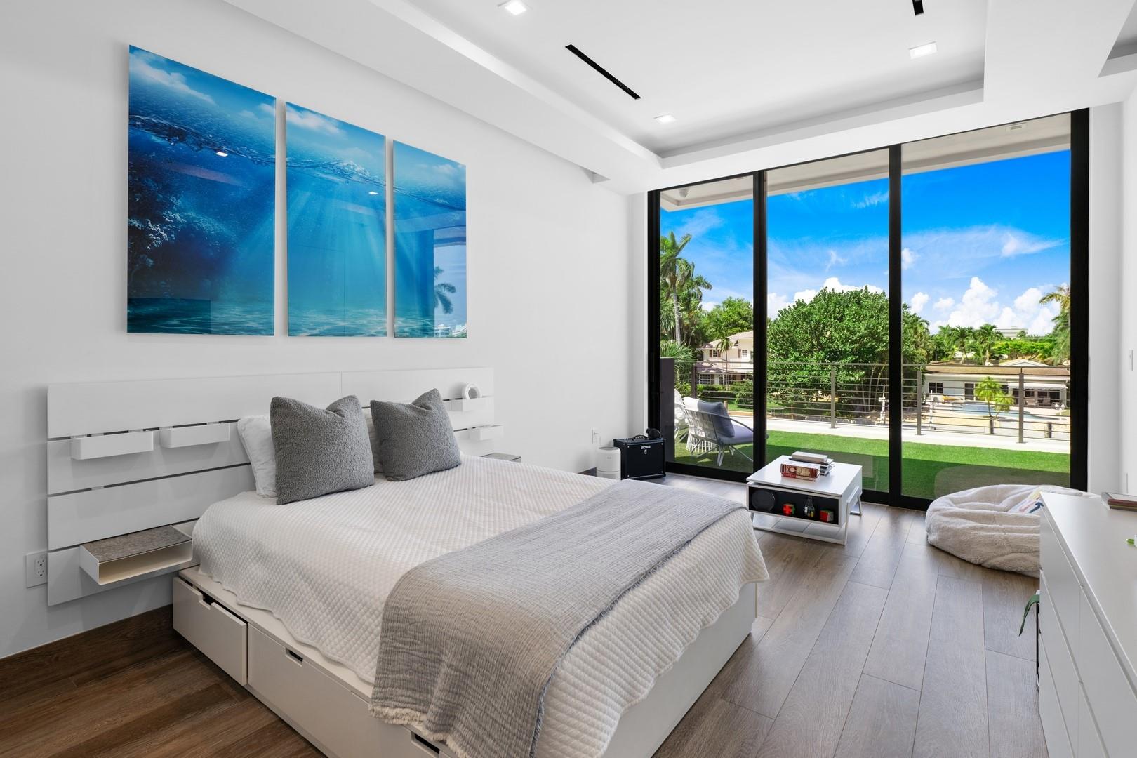 SEVEN ISLES - Residential