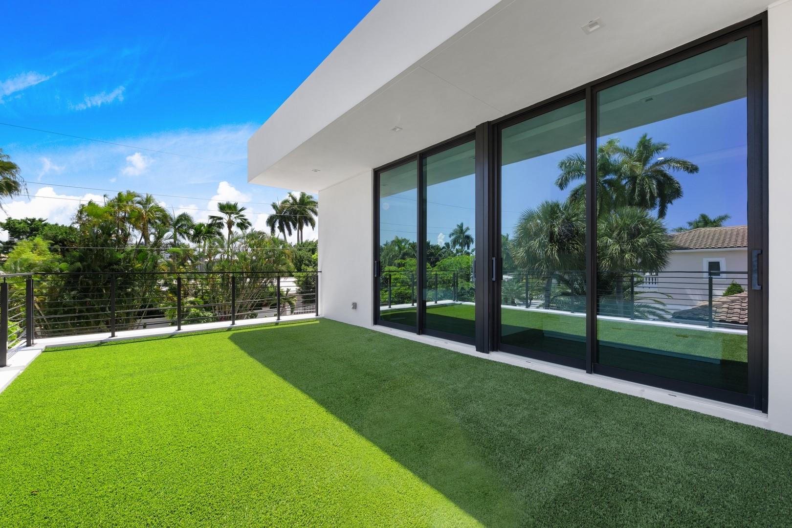 SEVEN ISLES - Residential