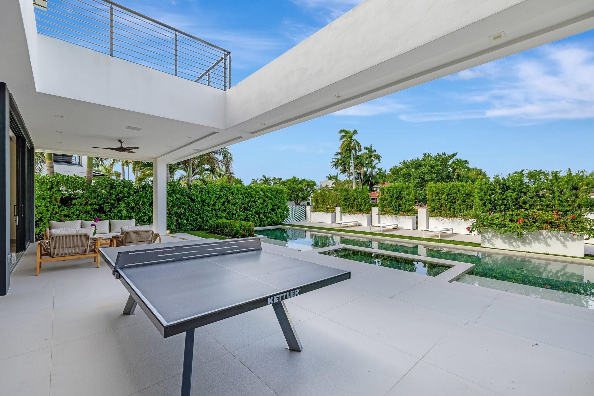 SEVEN ISLES - Residential