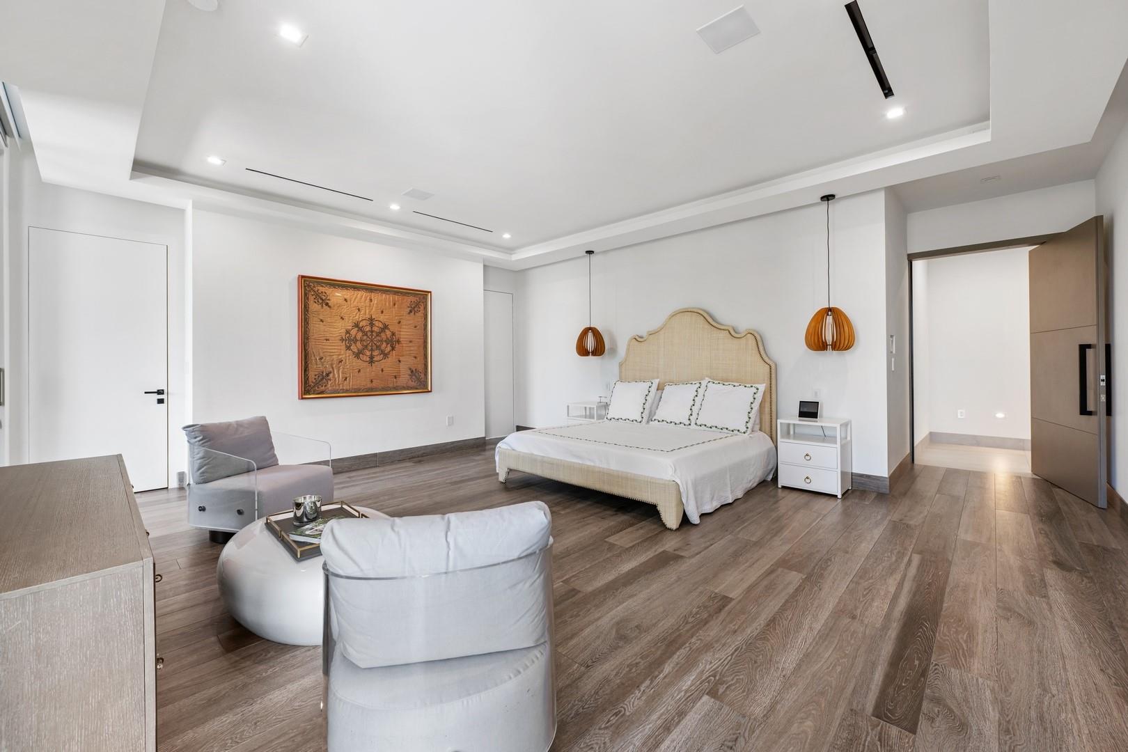 SEVEN ISLES - Residential