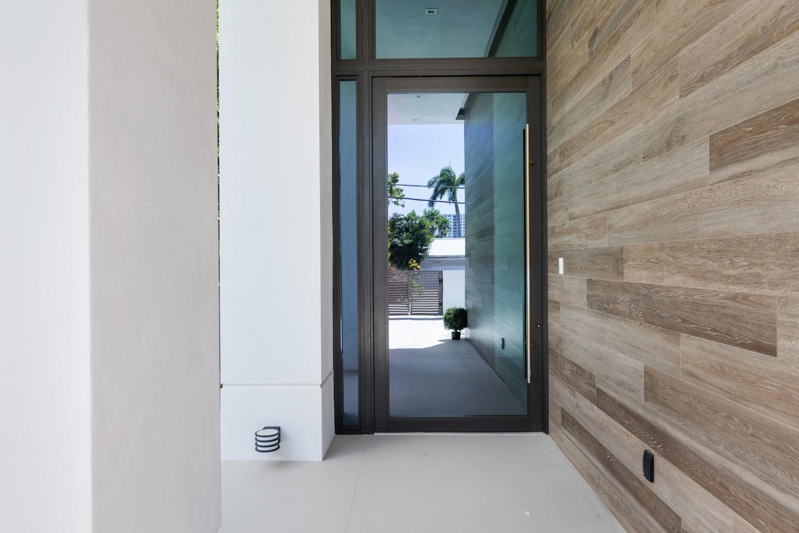 SEVEN ISLES - Residential