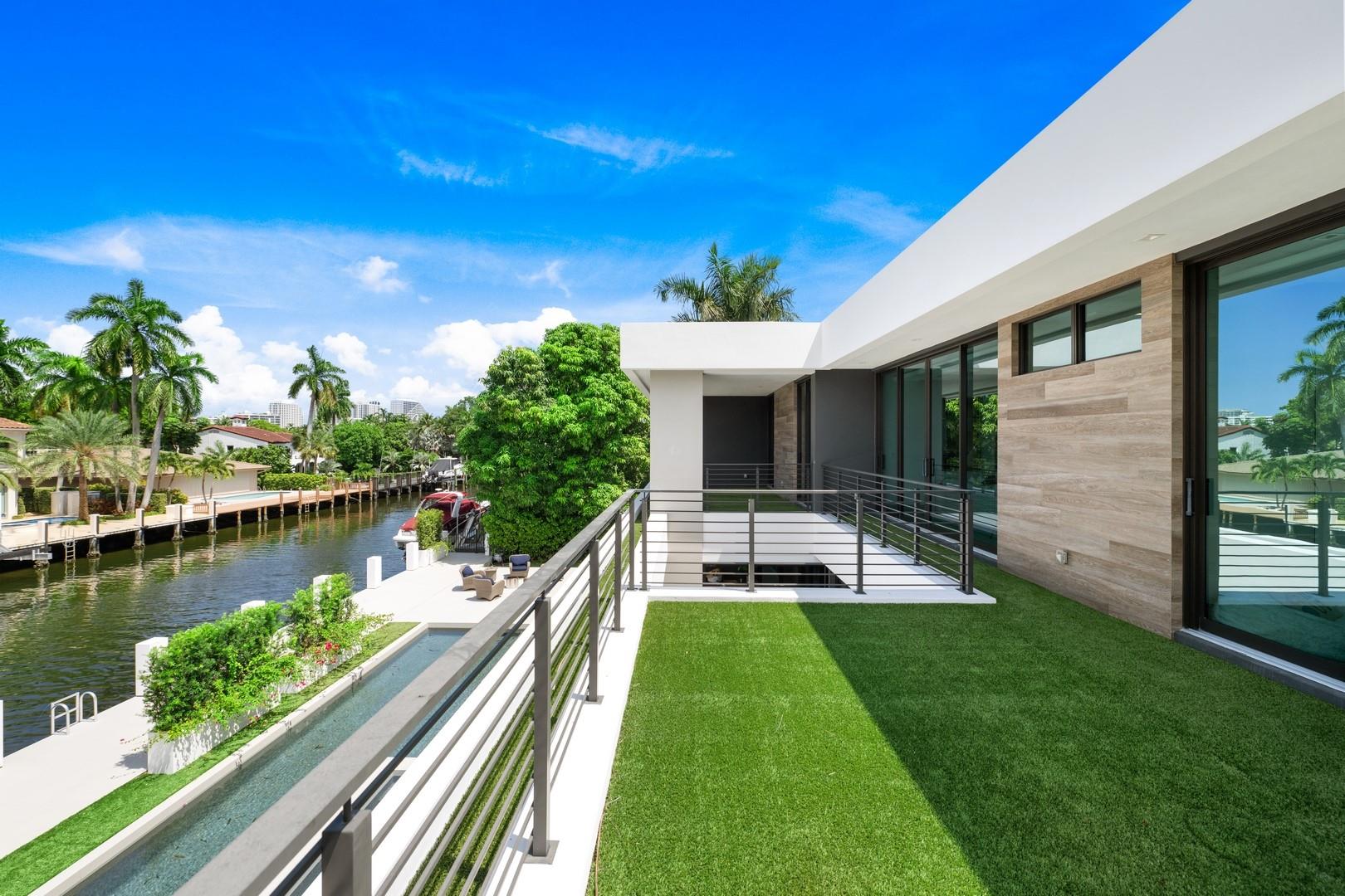 SEVEN ISLES - Residential