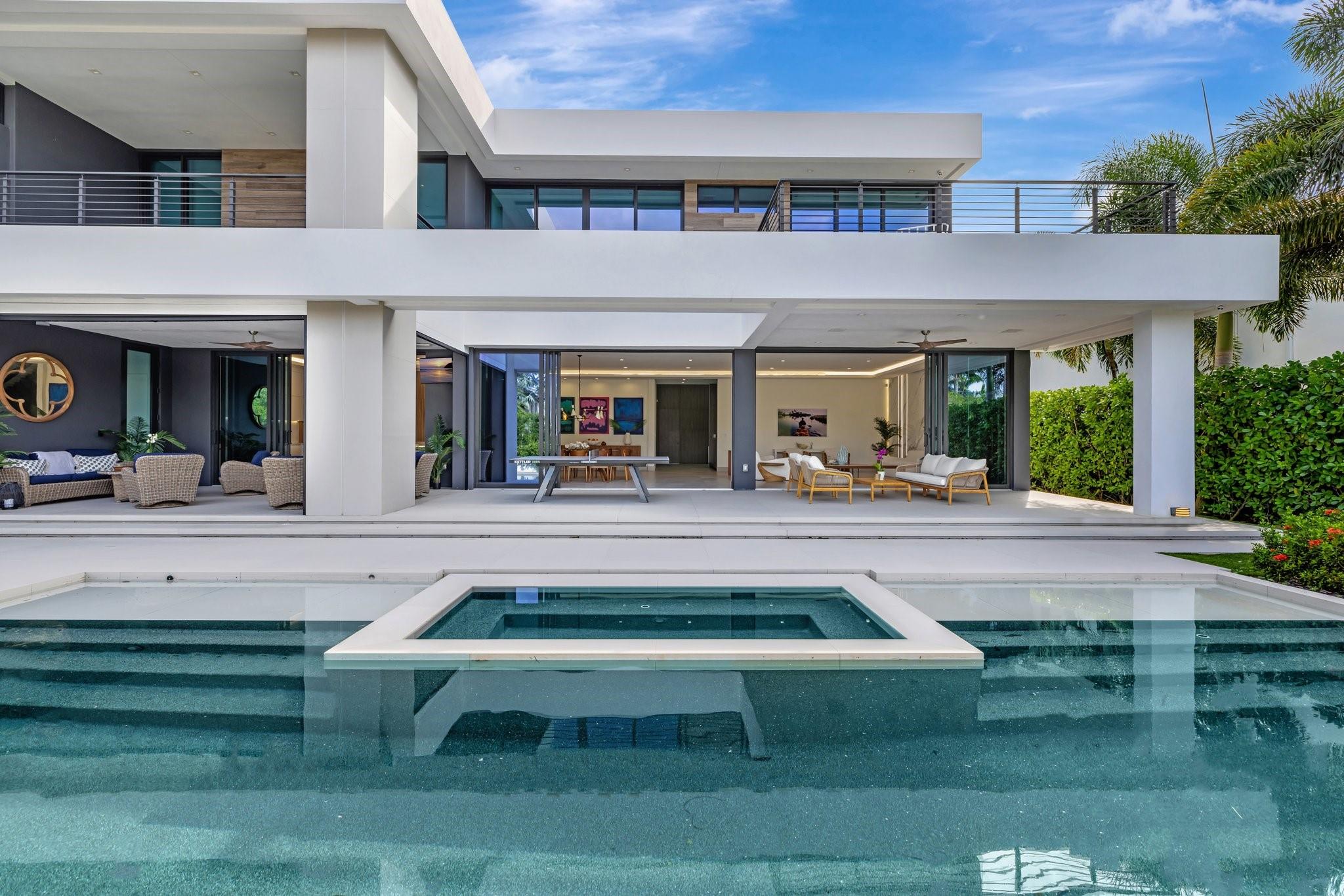 SEVEN ISLES - Residential