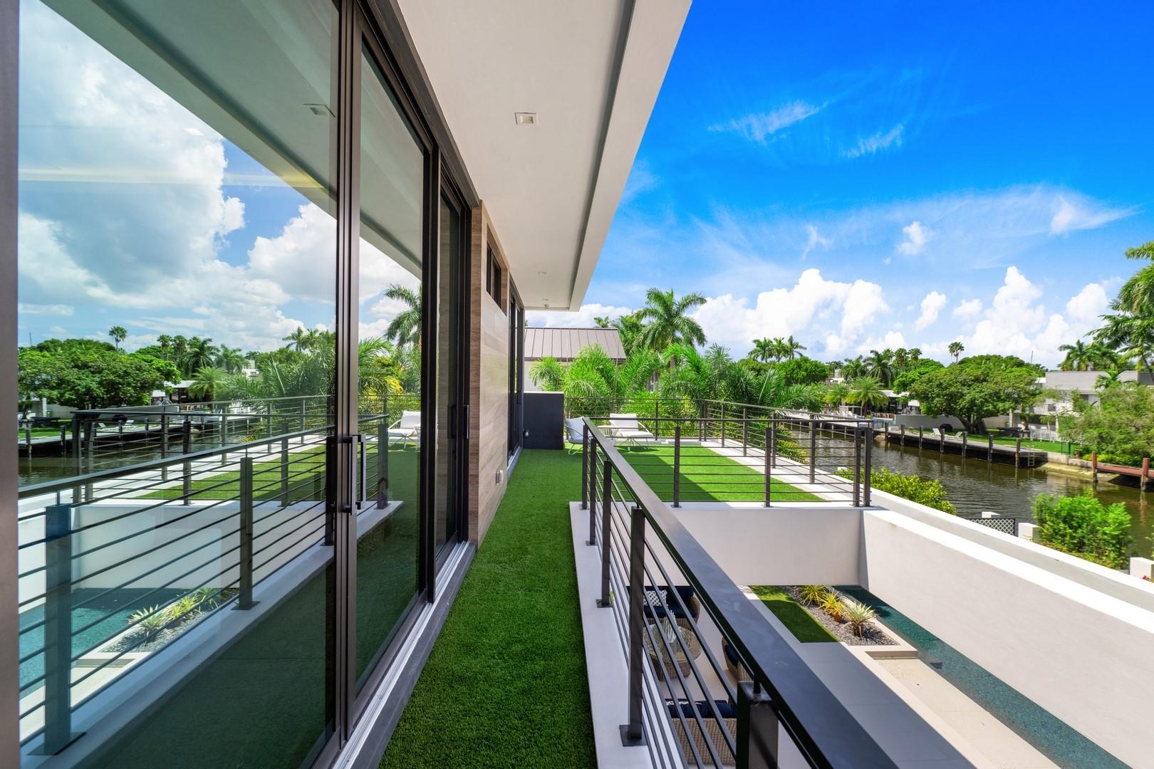SEVEN ISLES - Residential