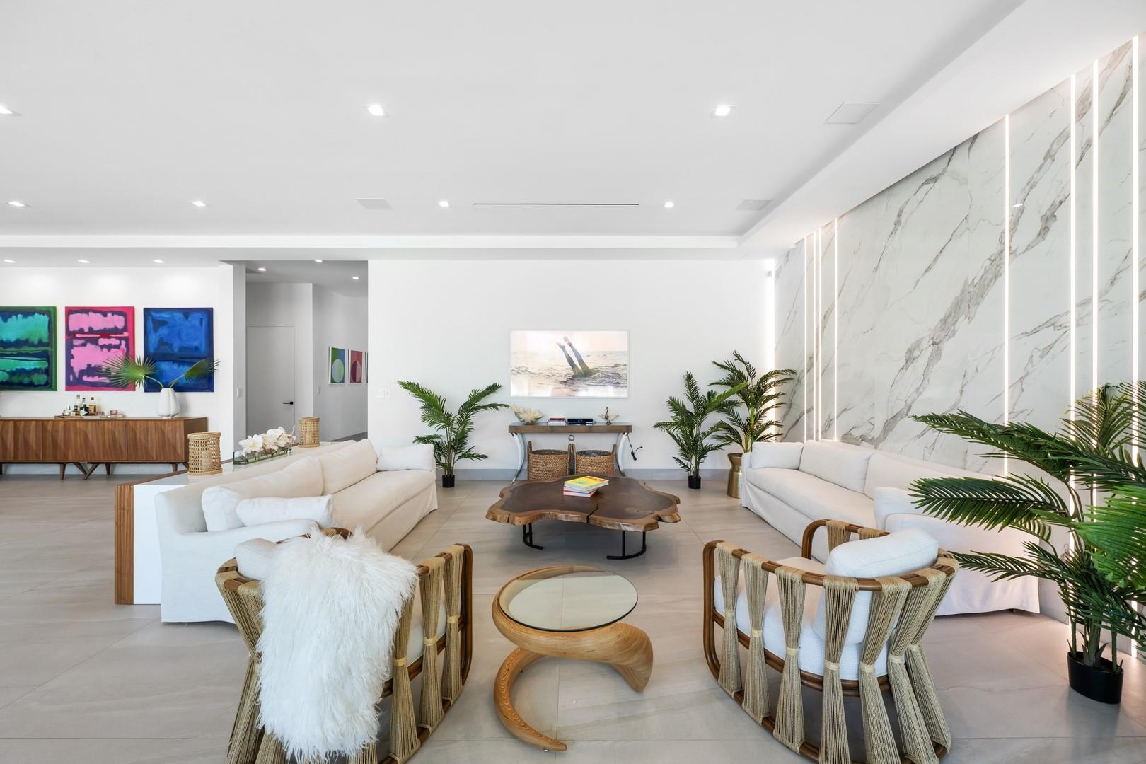 SEVEN ISLES - Residential