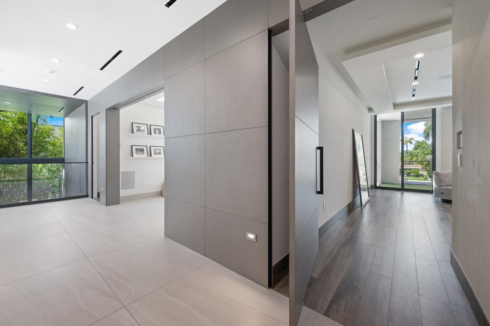 SEVEN ISLES - Residential