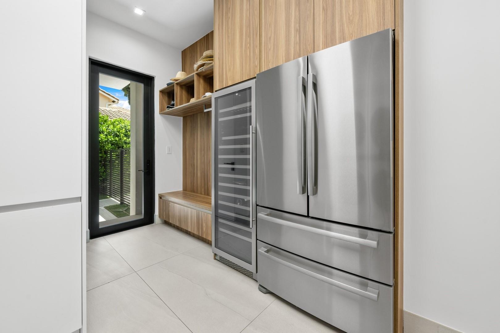SEVEN ISLES - Residential