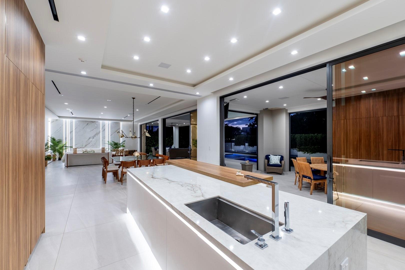 SEVEN ISLES - Residential