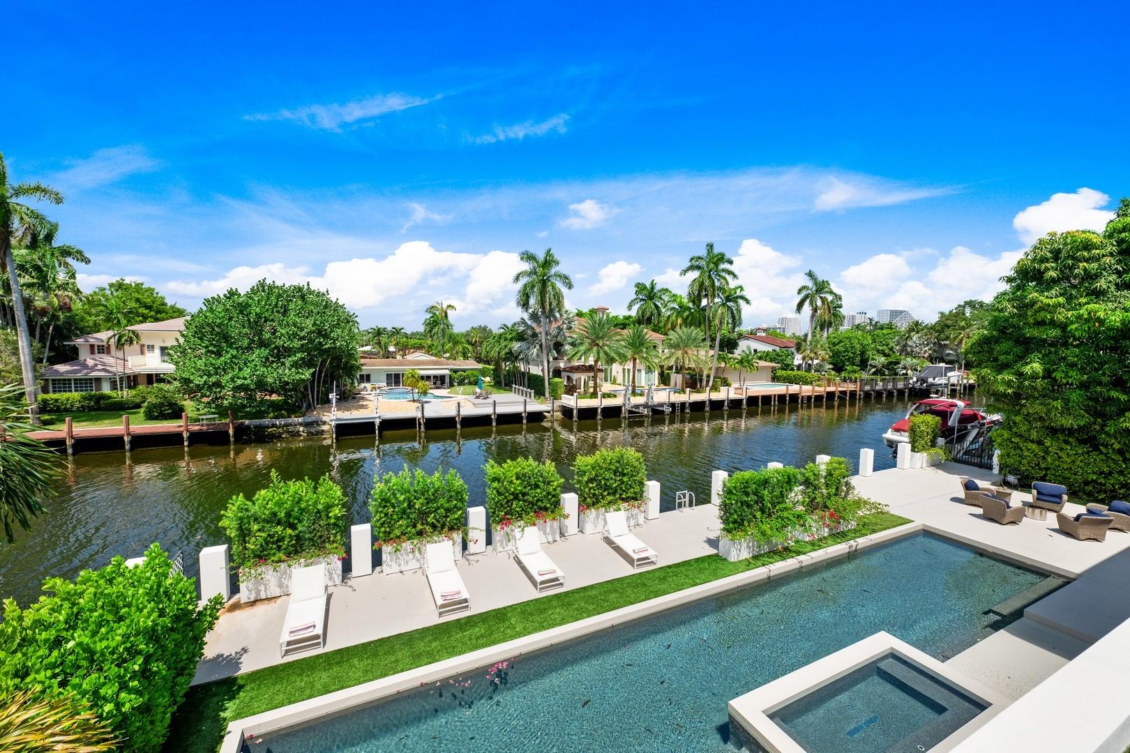 SEVEN ISLES - Residential
