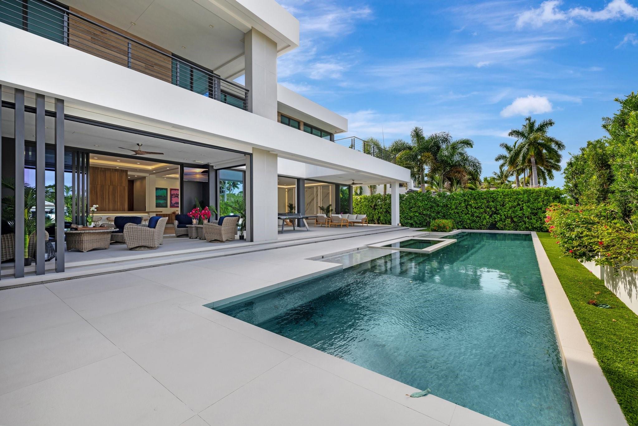 SEVEN ISLES - Residential