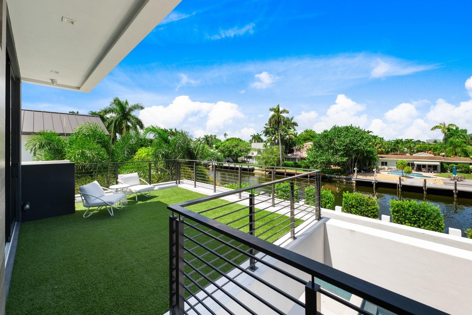 SEVEN ISLES - Residential