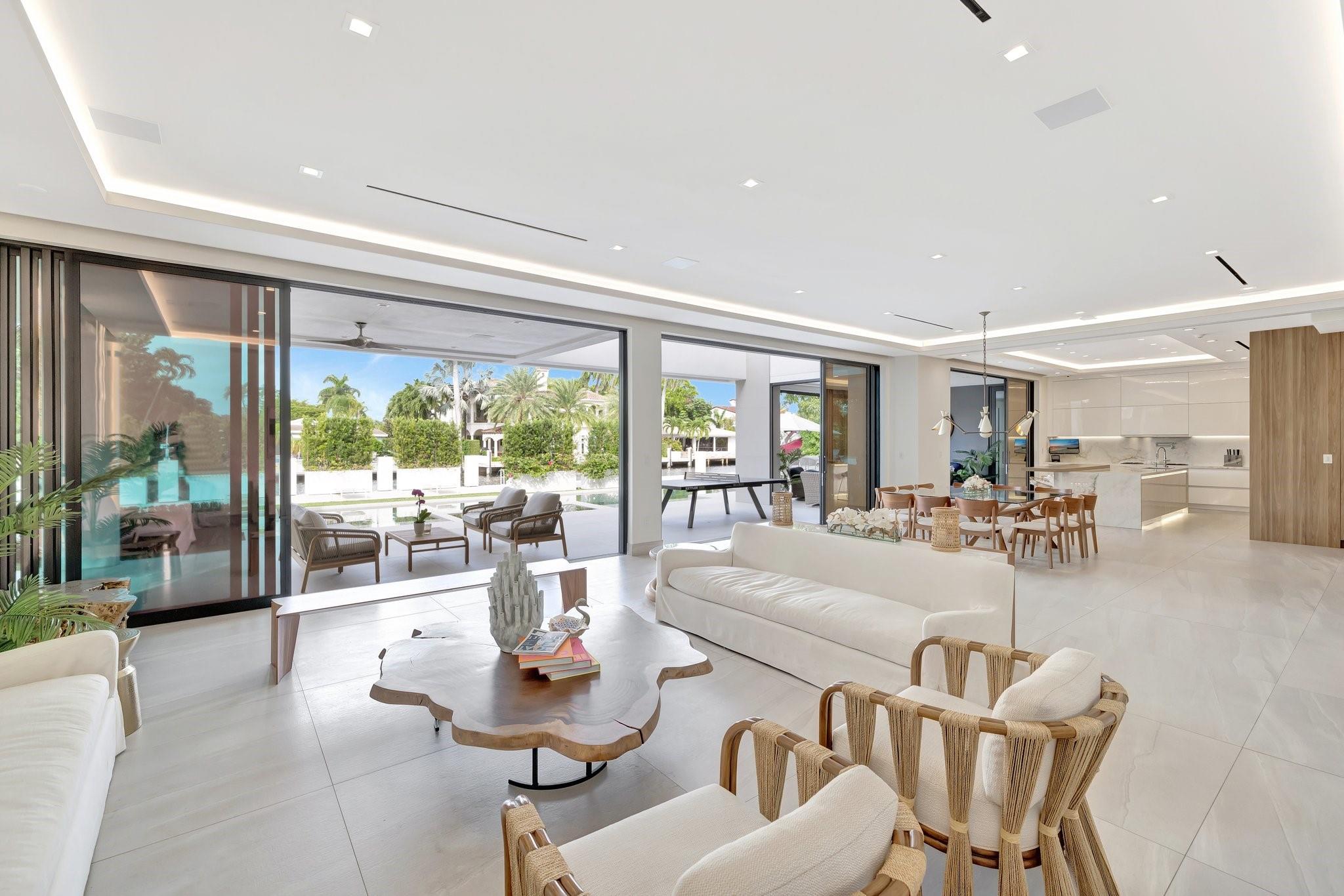SEVEN ISLES - Residential