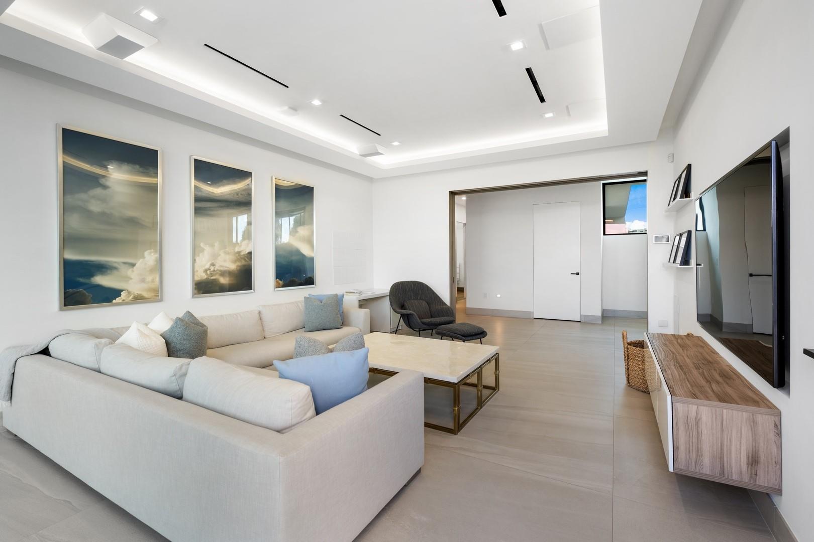 SEVEN ISLES - Residential