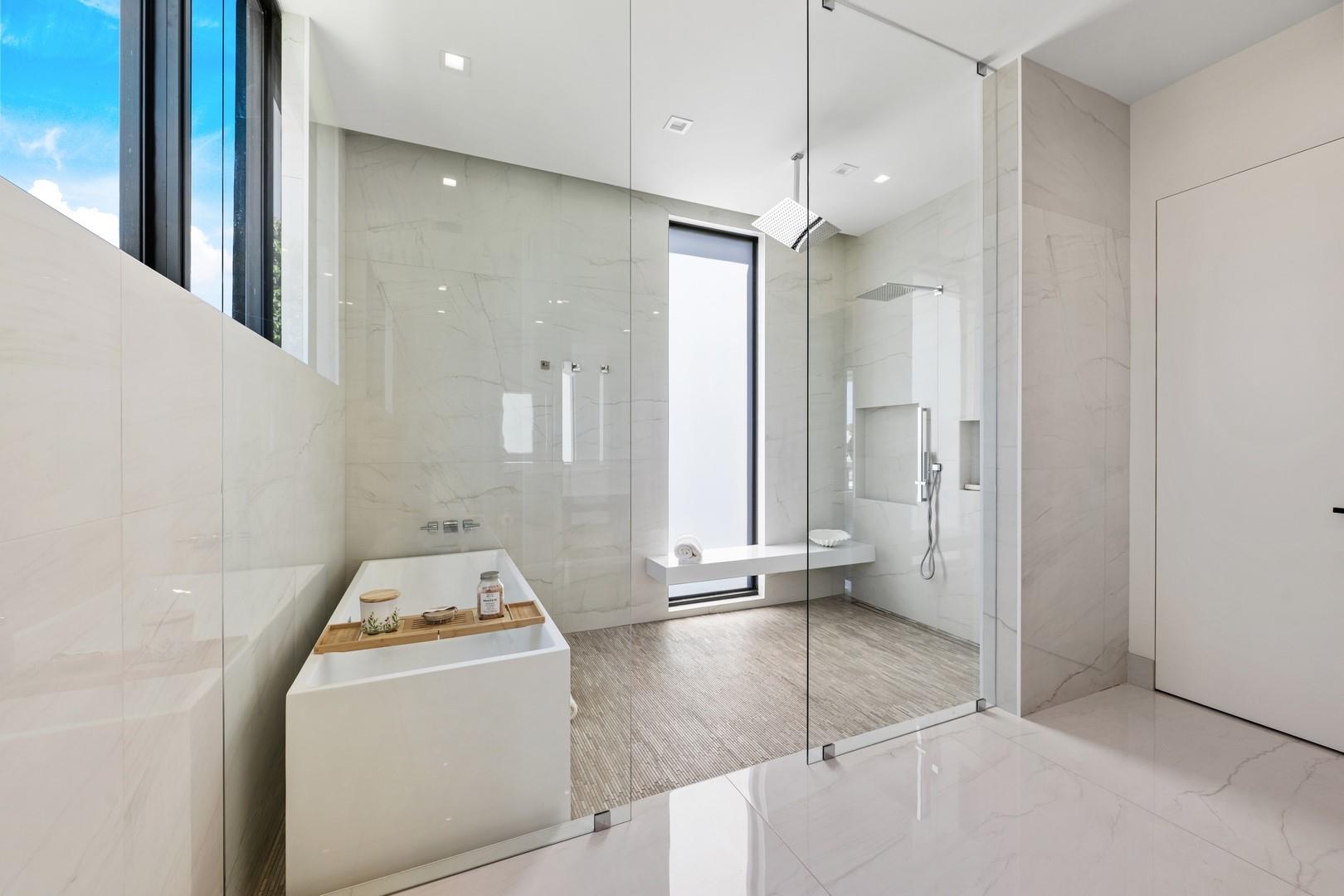 SEVEN ISLES - Residential