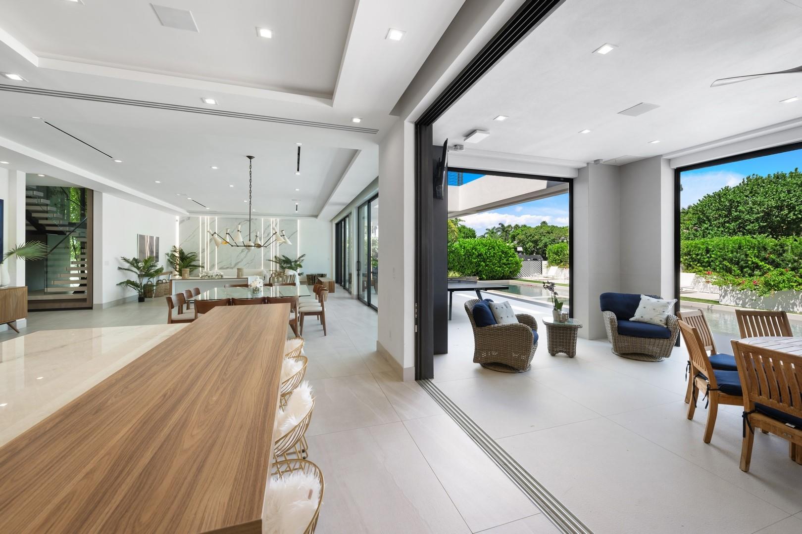 SEVEN ISLES - Residential