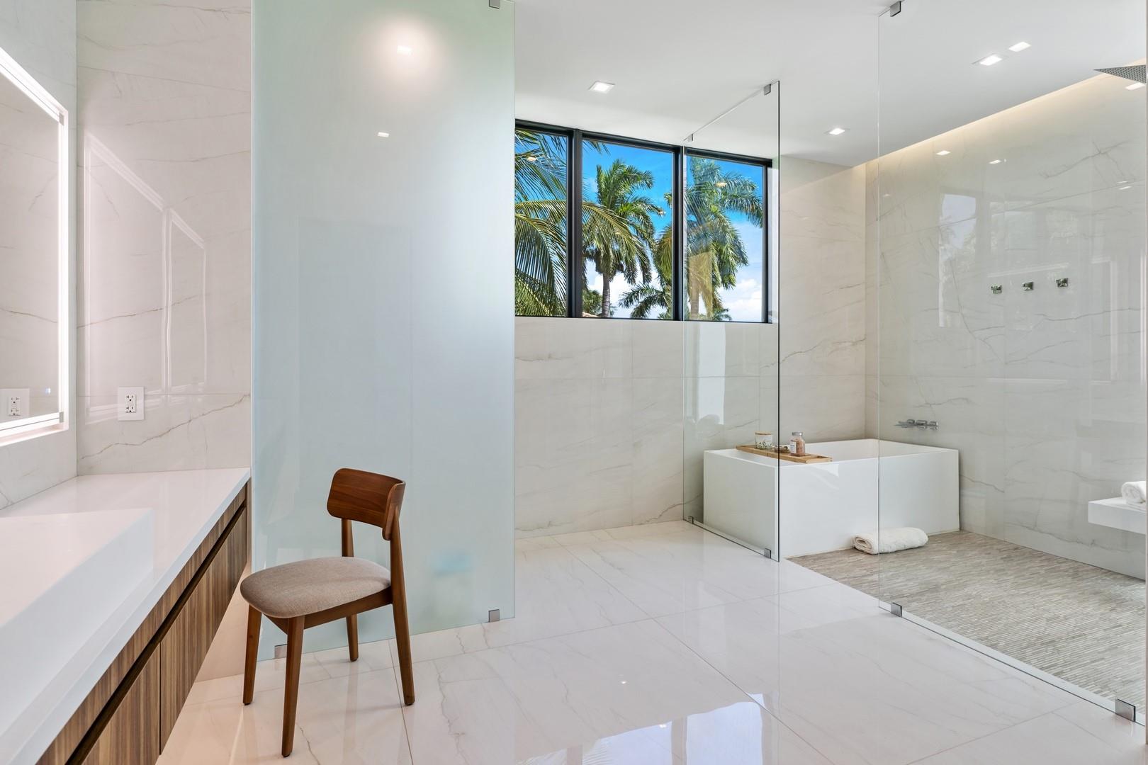 SEVEN ISLES - Residential