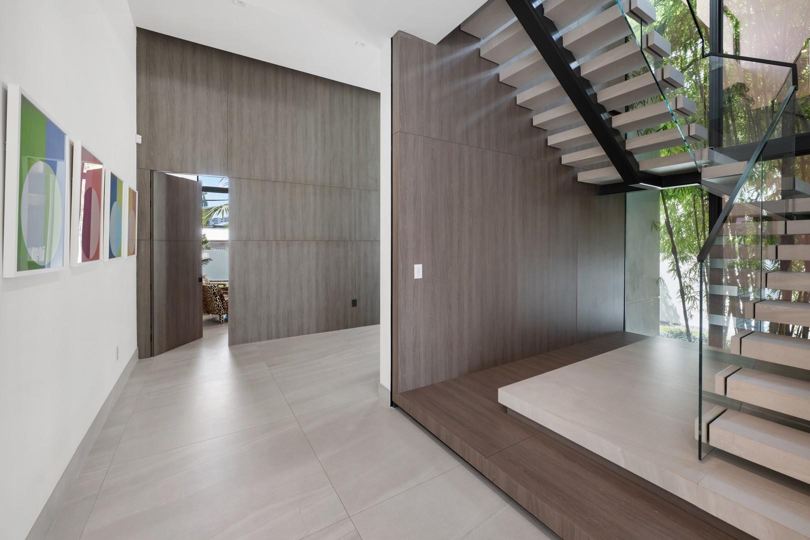 SEVEN ISLES - Residential