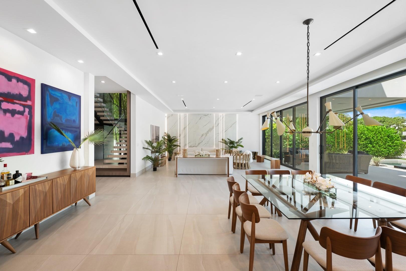 SEVEN ISLES - Residential
