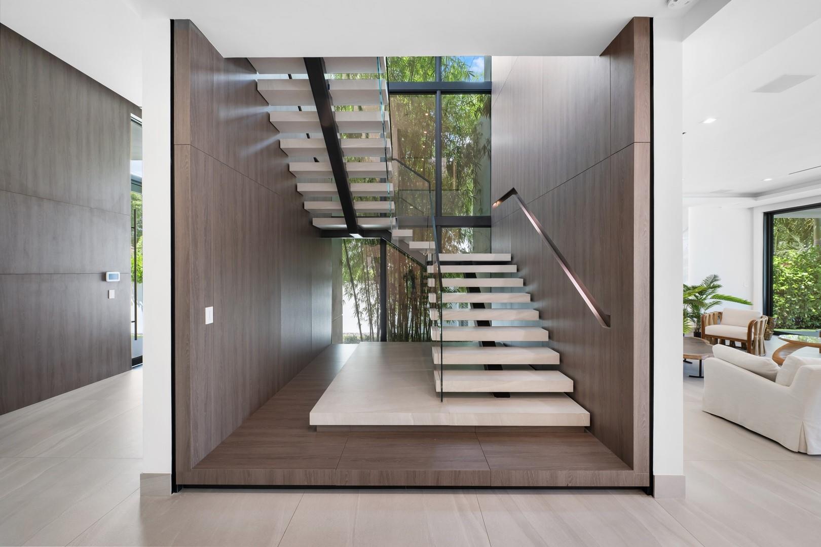 SEVEN ISLES - Residential