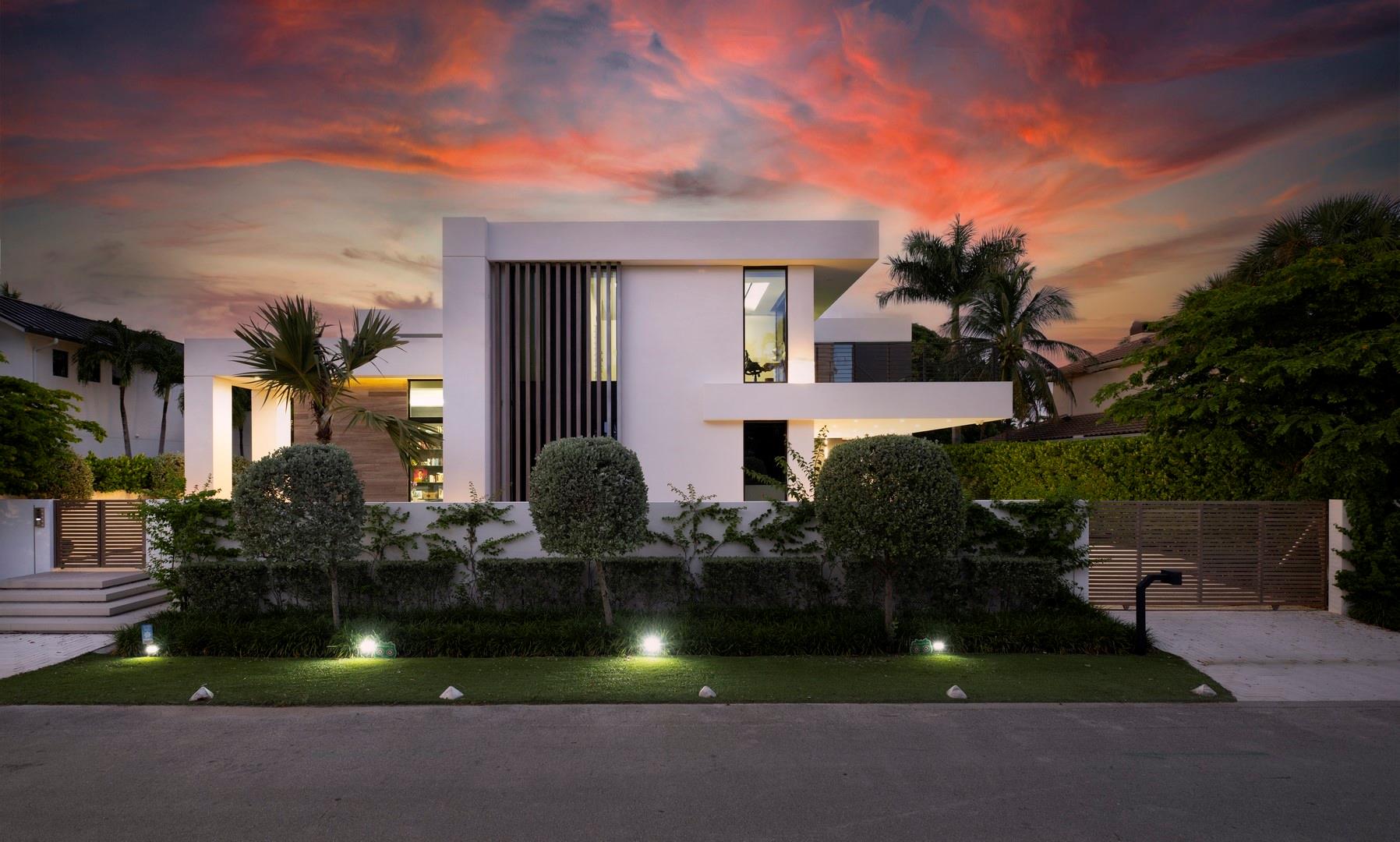 SEVEN ISLES - Residential