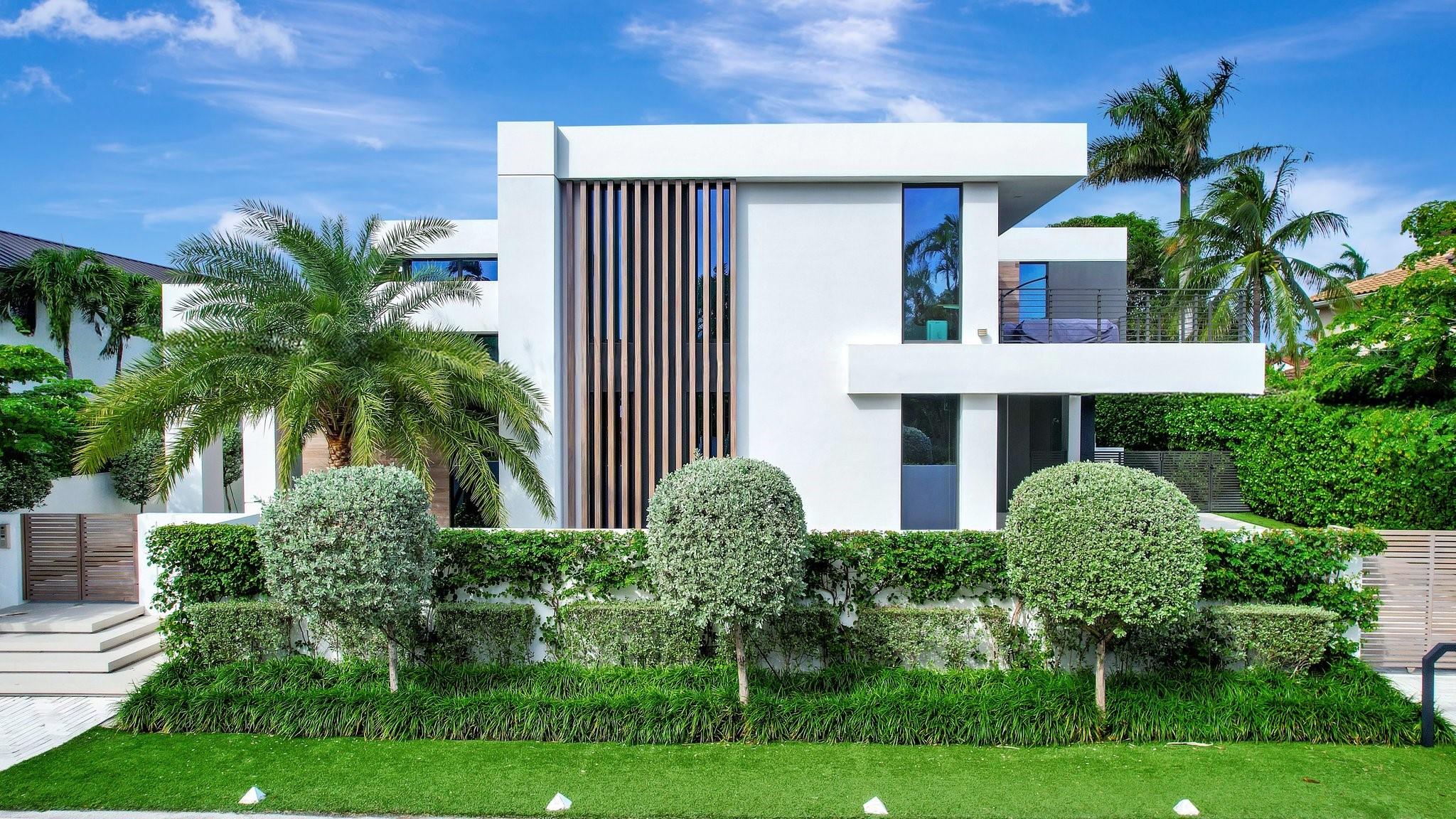 SEVEN ISLES - Residential