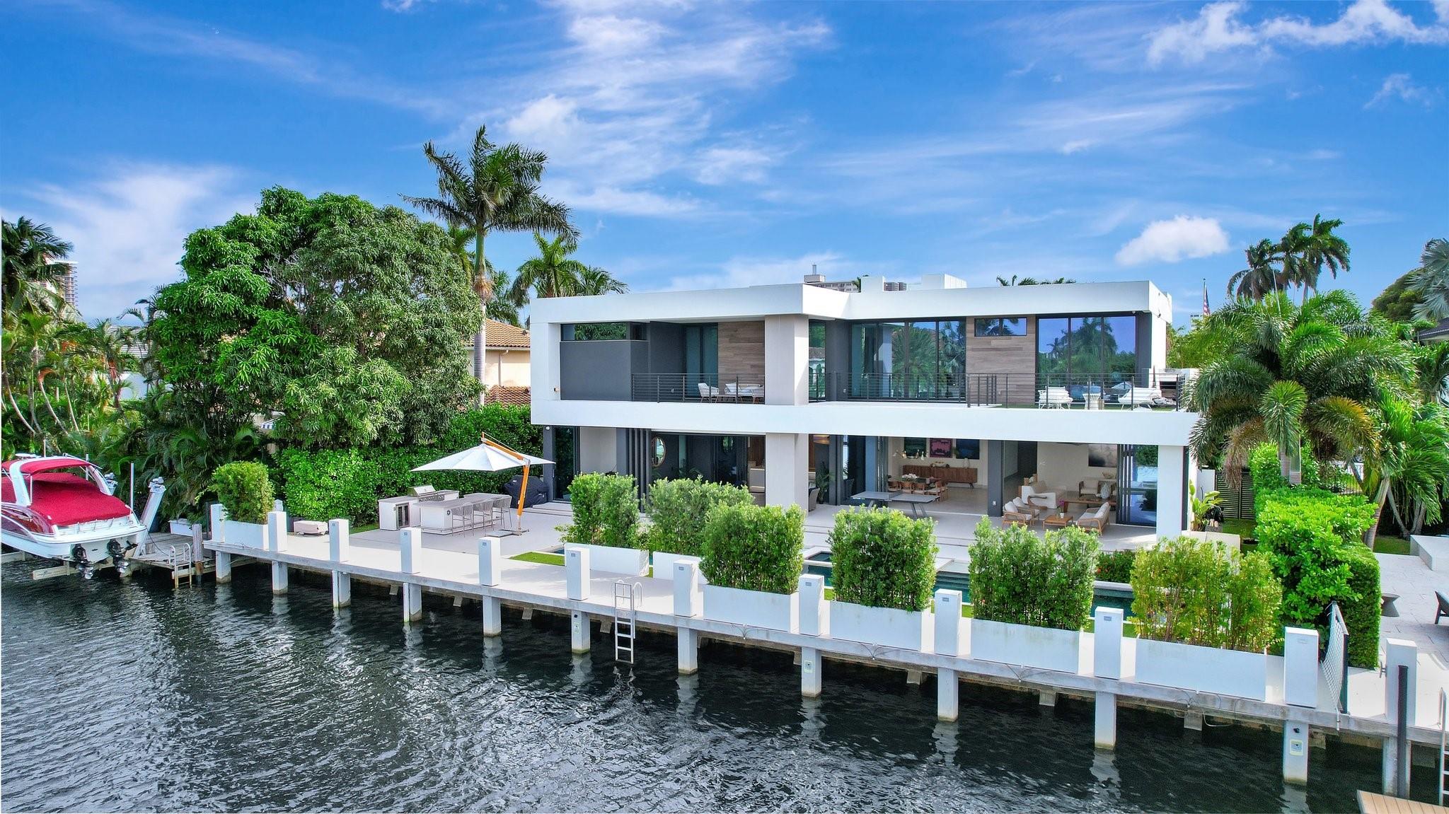 SEVEN ISLES - Residential
