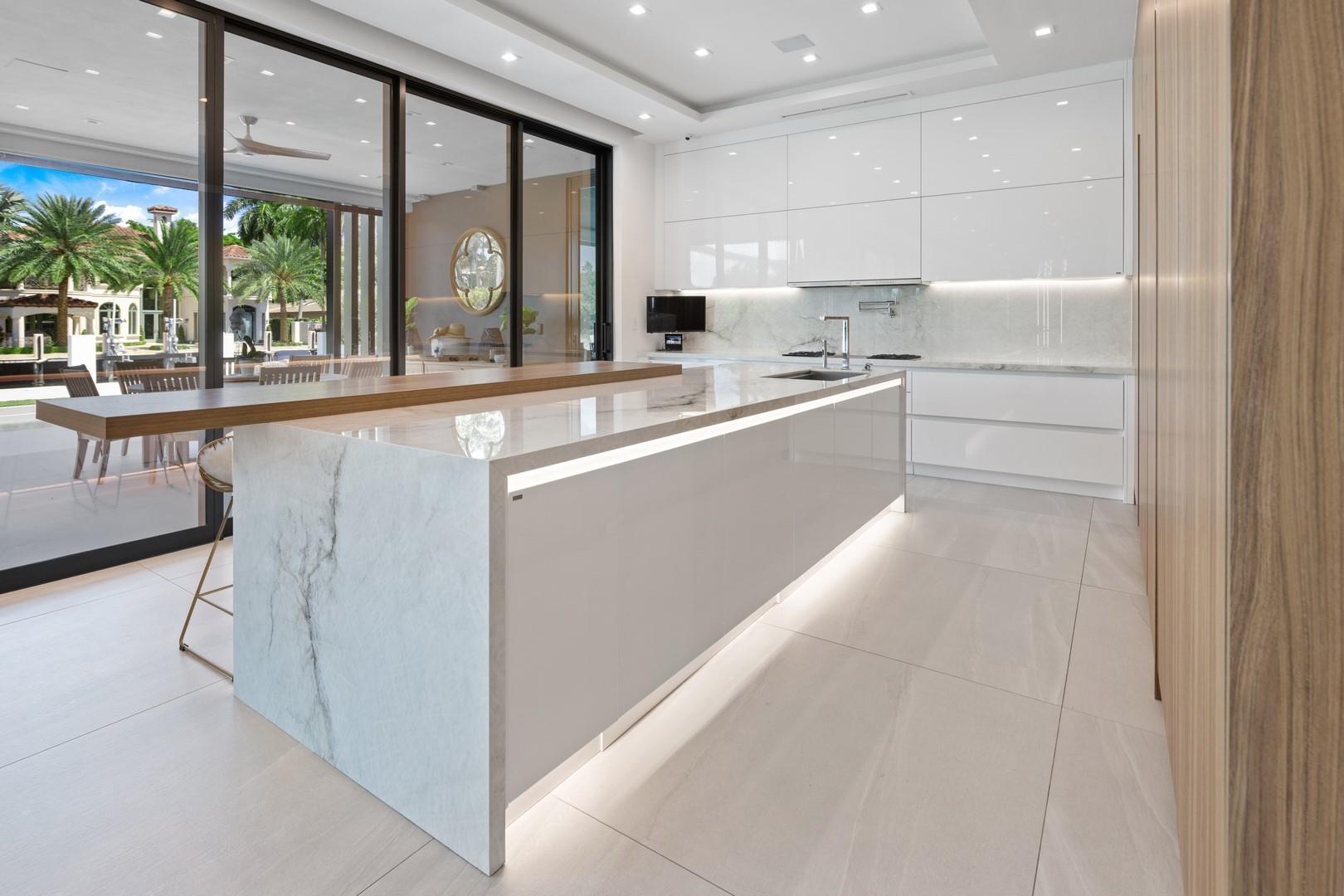 SEVEN ISLES - Residential