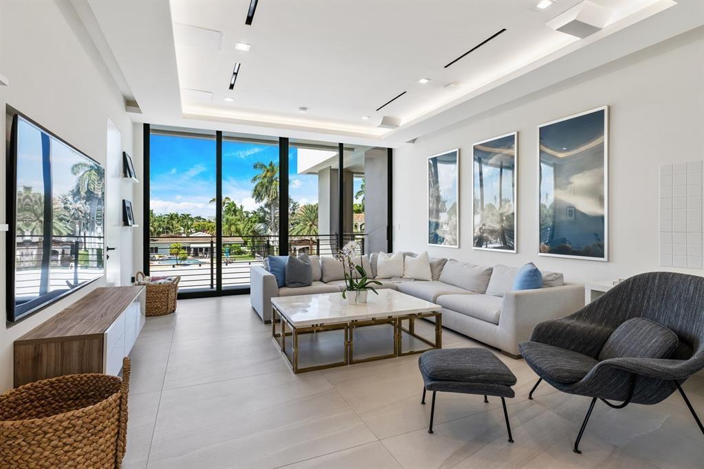 SEVEN ISLES - Residential