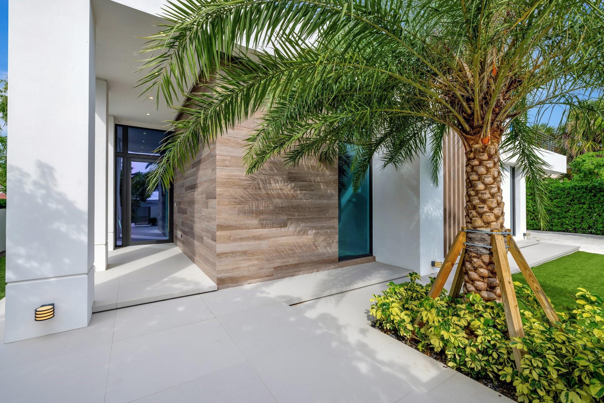 SEVEN ISLES - Residential