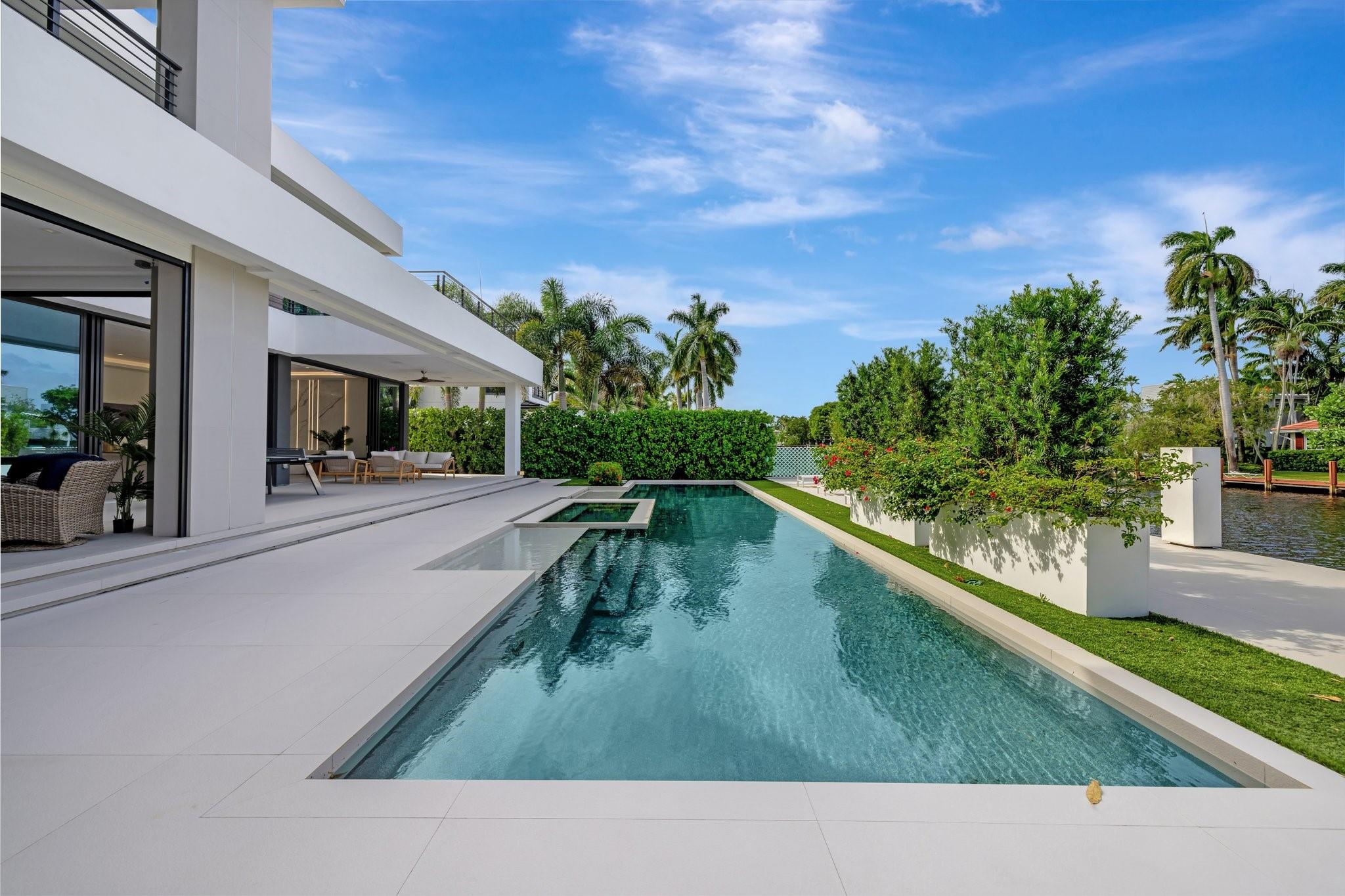 SEVEN ISLES - Residential