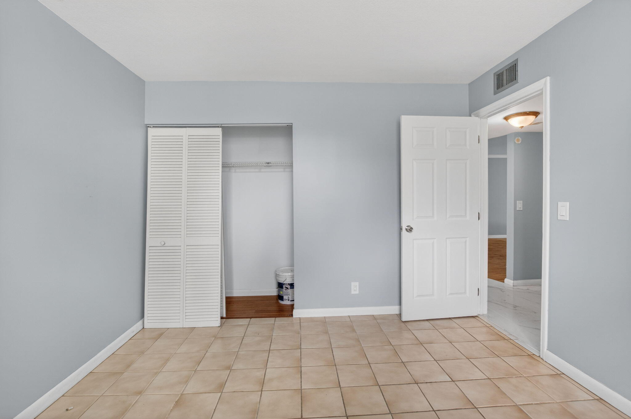 VILLAGES OF ORIOLE DEAUVILLE CONDO - Residential