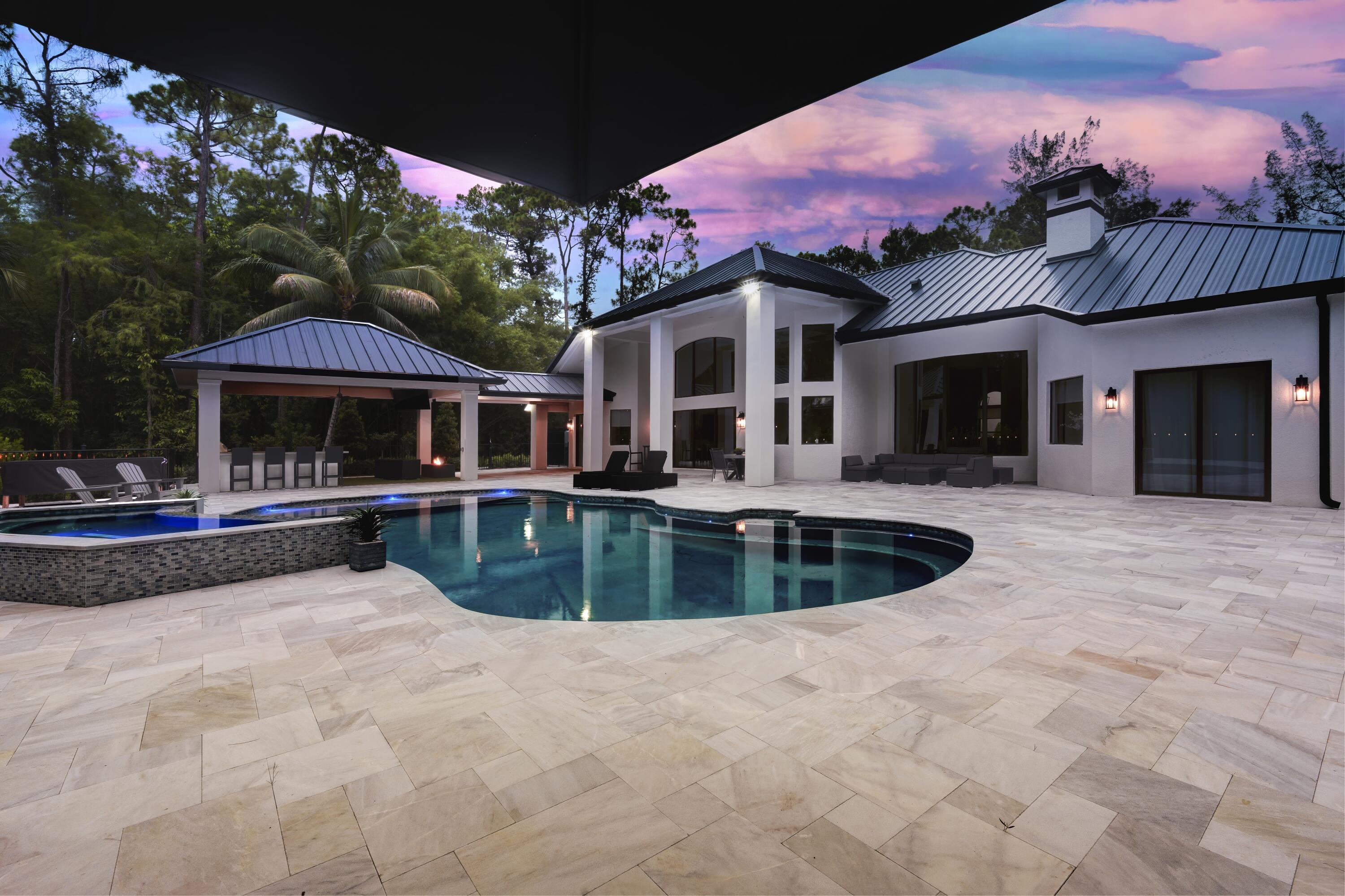 LOXAHATCHEE GROVES - Residential