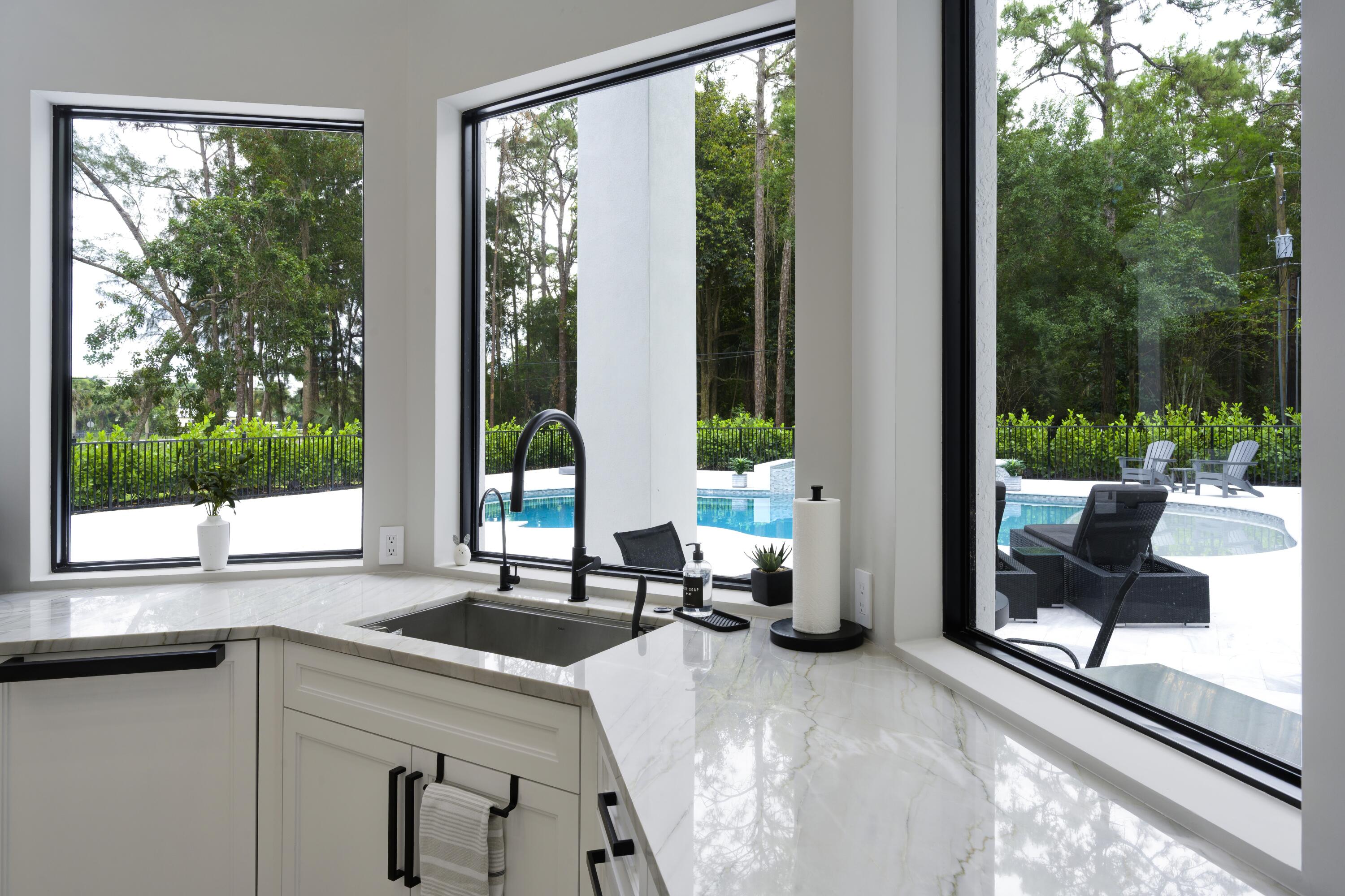 LOXAHATCHEE GROVES - Residential