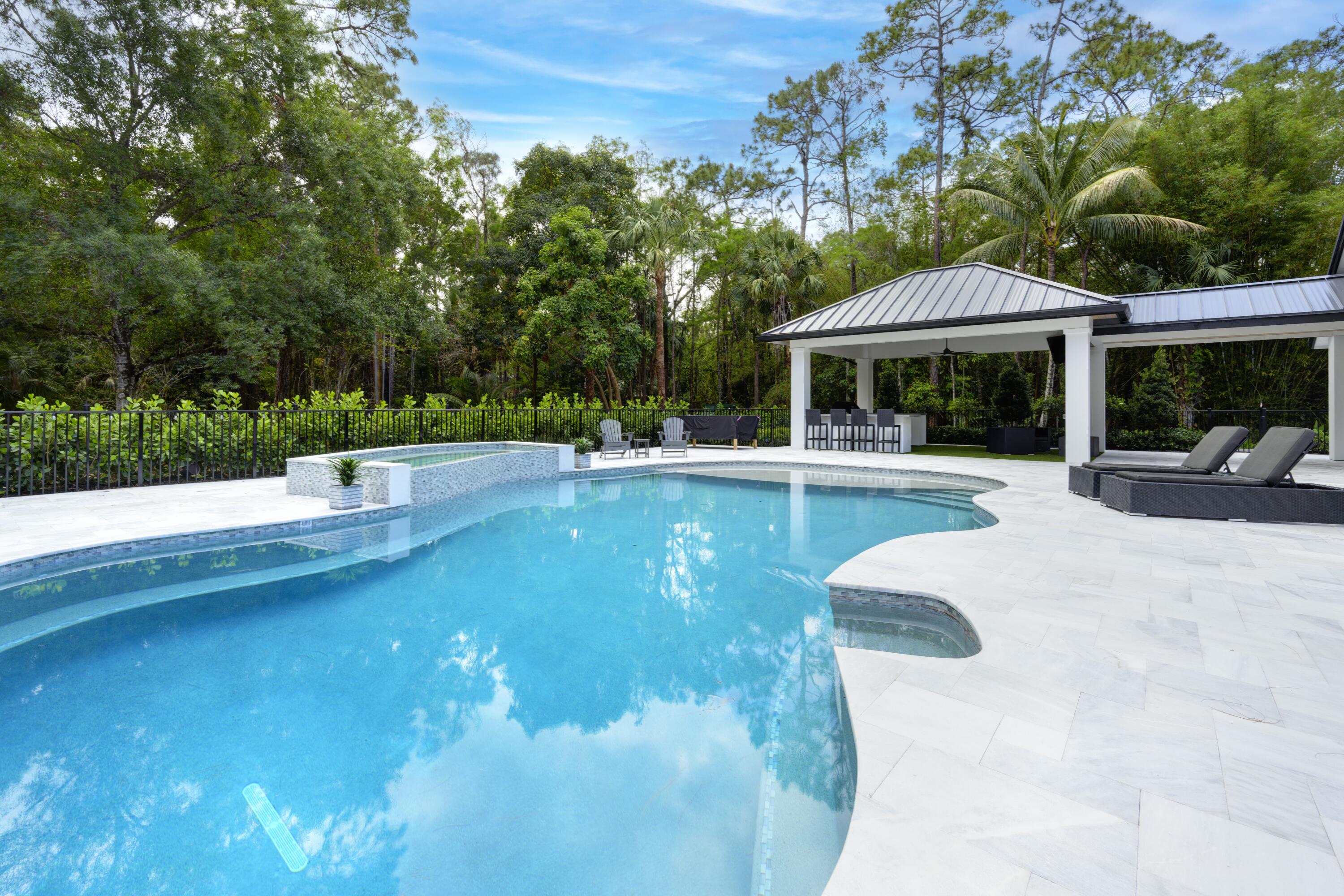 LOXAHATCHEE GROVES - Residential